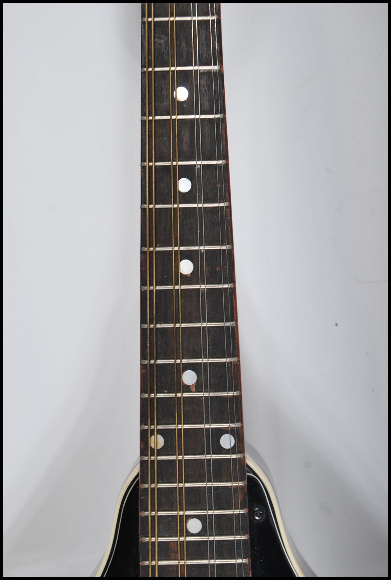 An electric eight string mandolin by Sonata having a shaped dark red body and white borders, with - Bild 3 aus 8