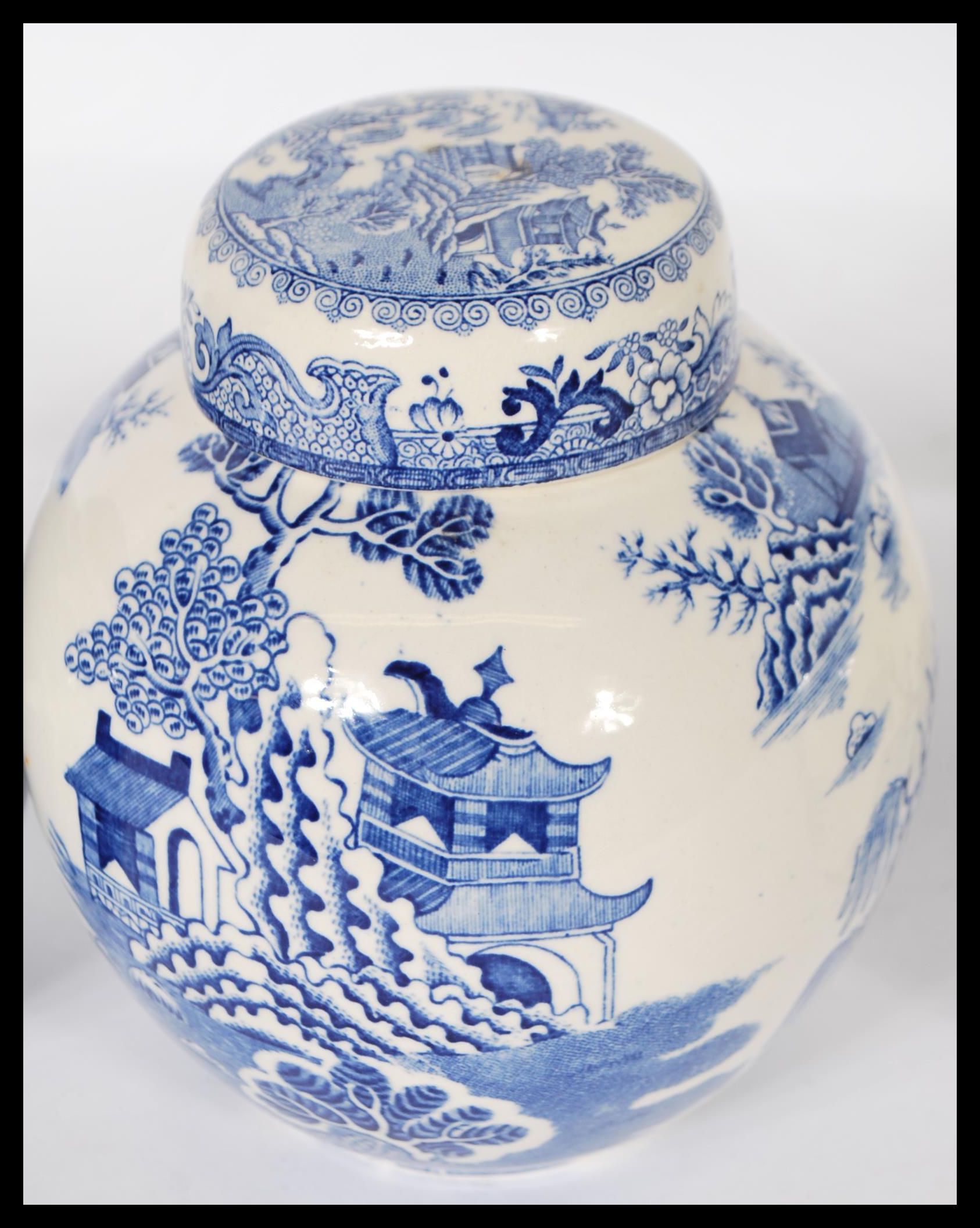 A pair of 20th Century Mason's tea caddy jars having the white ground with blue transfer printed - Image 3 of 5