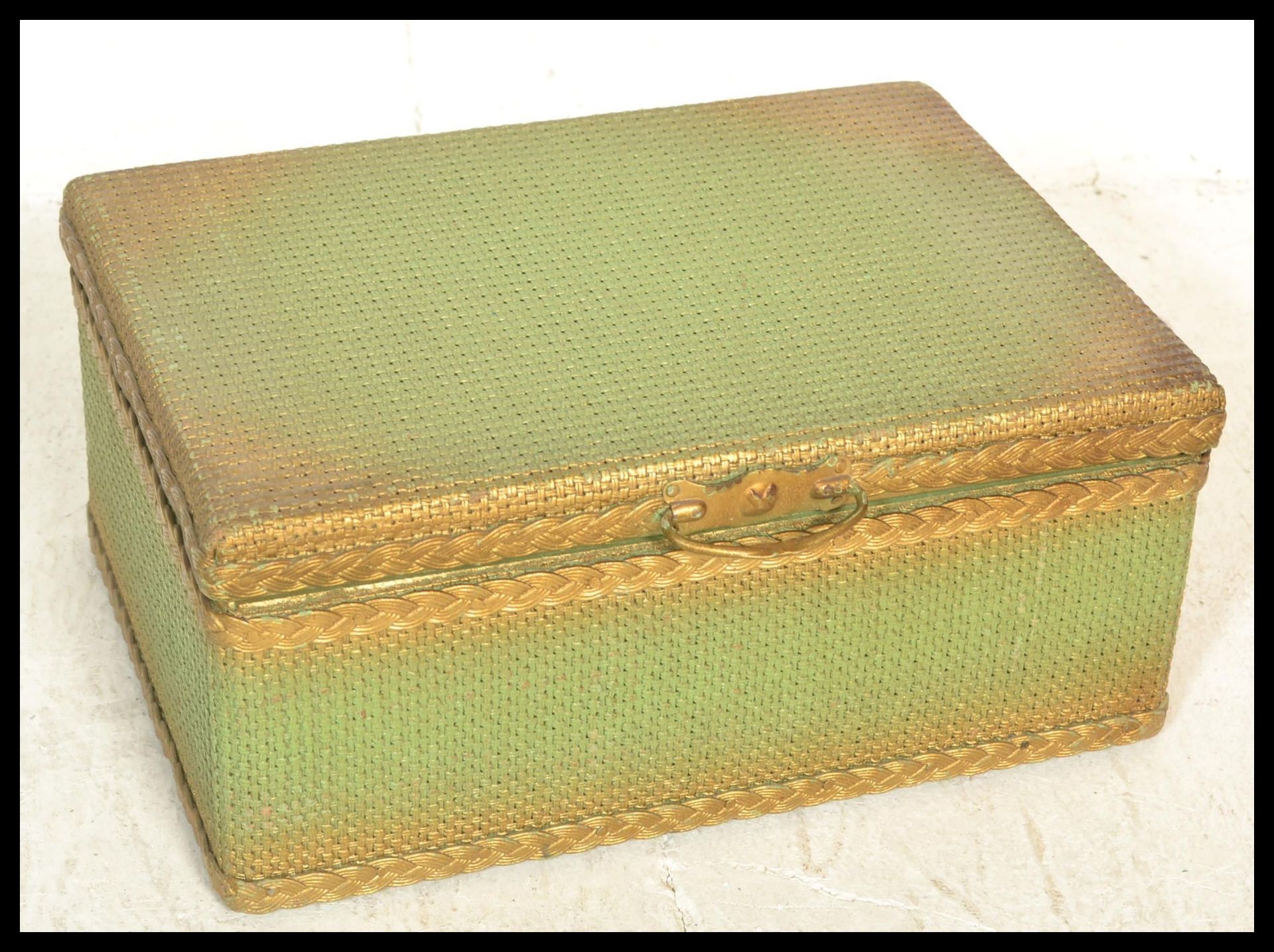 A vintage 20th Century Lloyd Loom Lusty style Ottoman blanket box chest, in the original colourway - Bild 7 aus 7