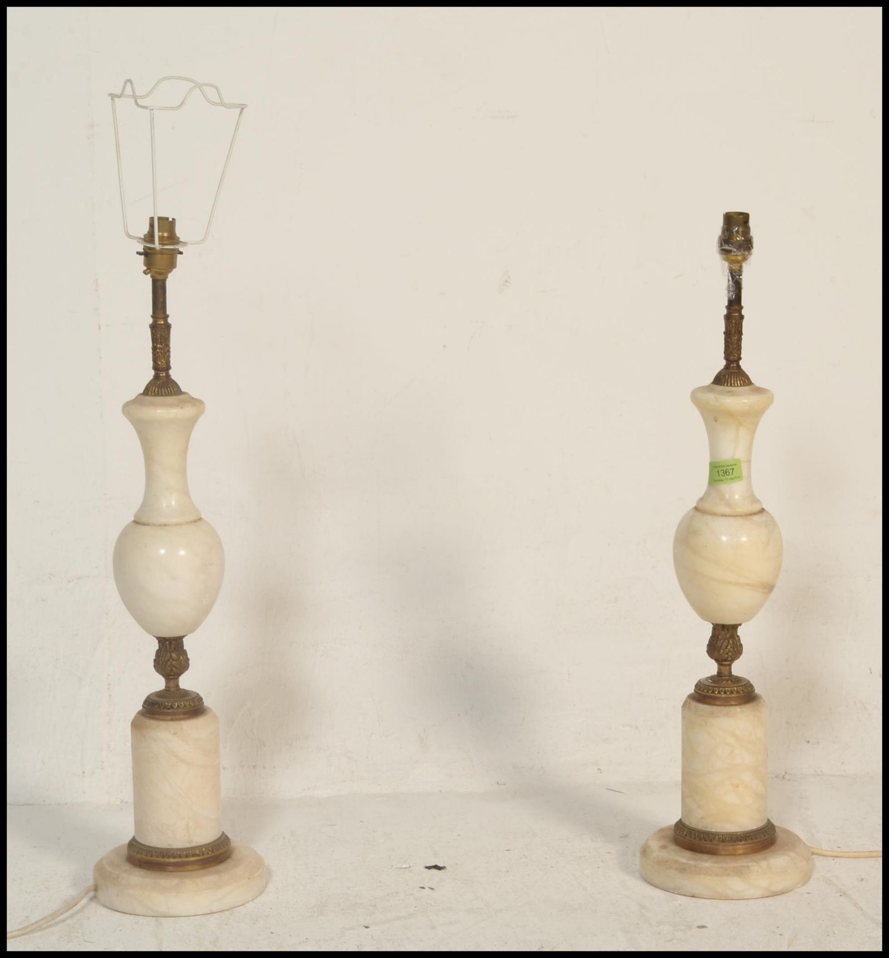 A 20th Century alabaster / marble table lamp of baluster form set to a square base together with a - Bild 2 aus 4