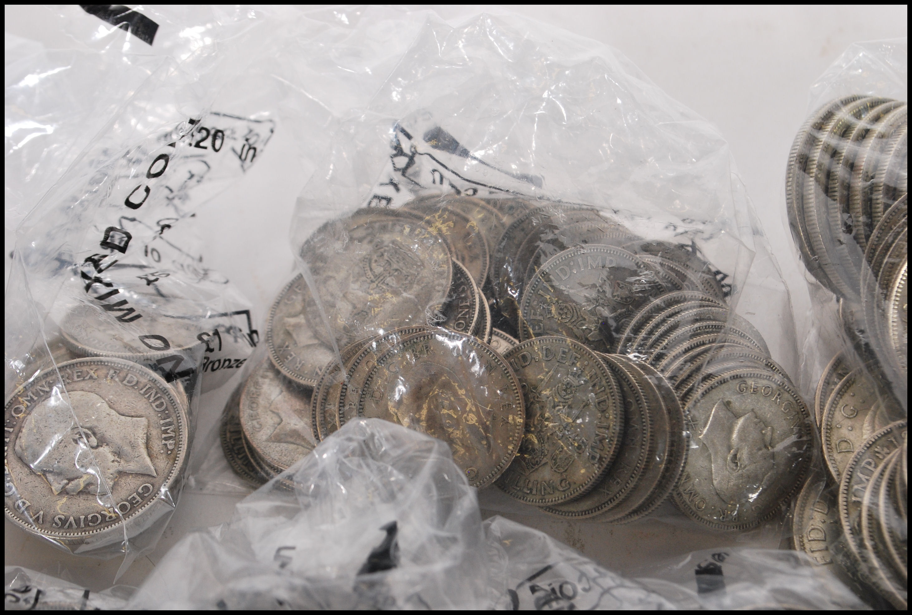 A collection of early 20th Century 1921-1946 half silver coins to include, shillings, half crowns, - Image 8 of 10