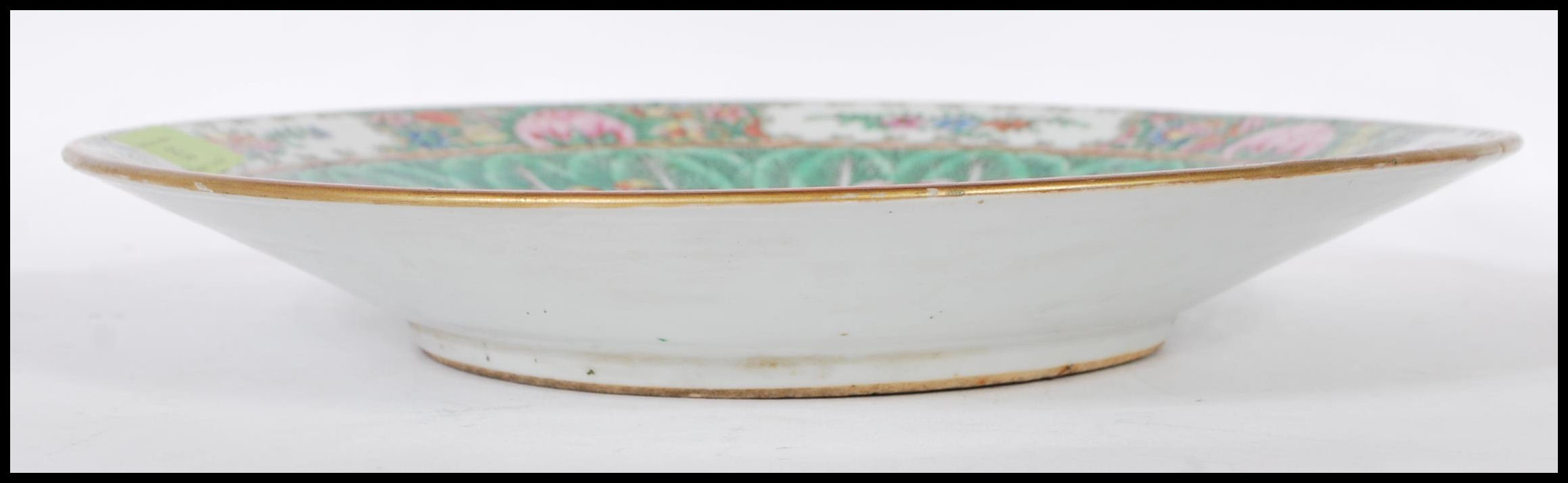 An early 20th Century Chinese export famille verte hand painted centrepiece plate having a floral - Image 6 of 6