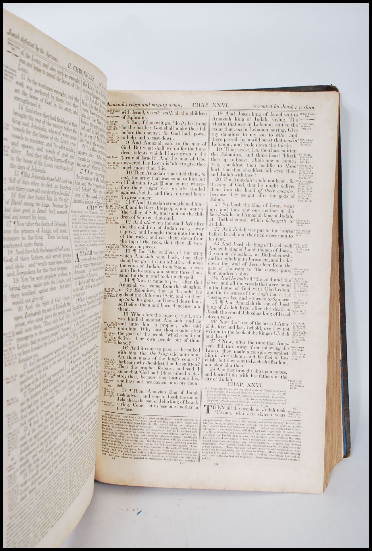 A 18th Century Georgian Bible of large form, being leather bound with gilt detailing. This is a - Bild 4 aus 7