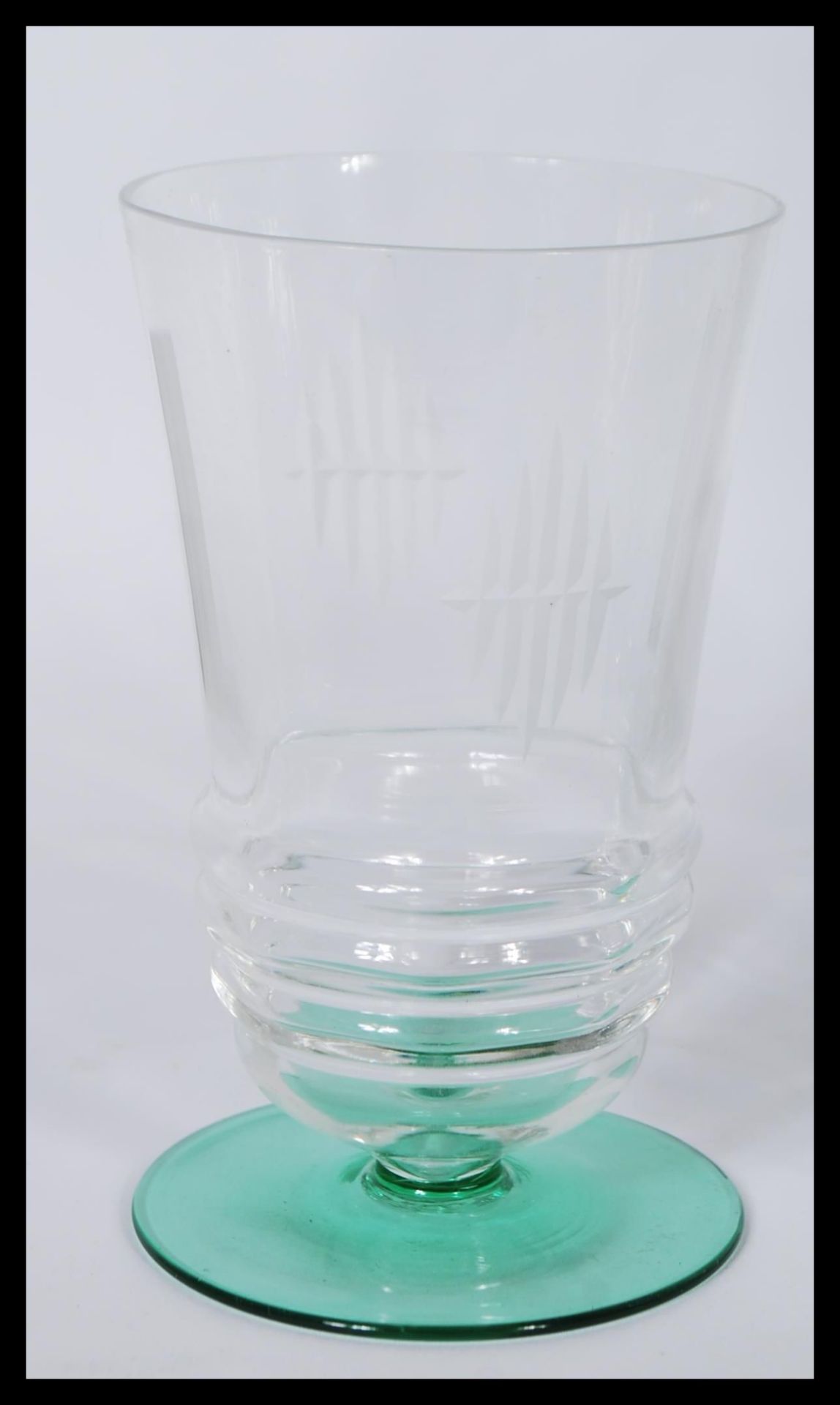 A early 20th Century Art Deco glass lemonade set having etched detailing with green circular - Image 2 of 7