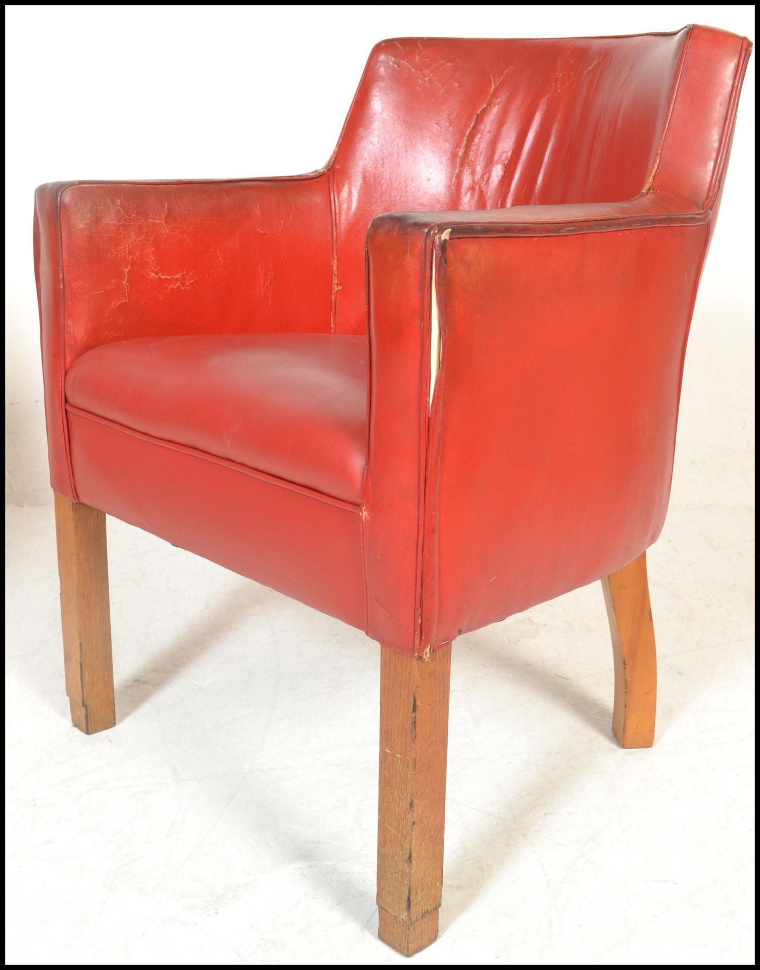 A pair of mid 20th Century tub / club / armchairs, raised on beech square supports, upholstered in - Bild 4 aus 6