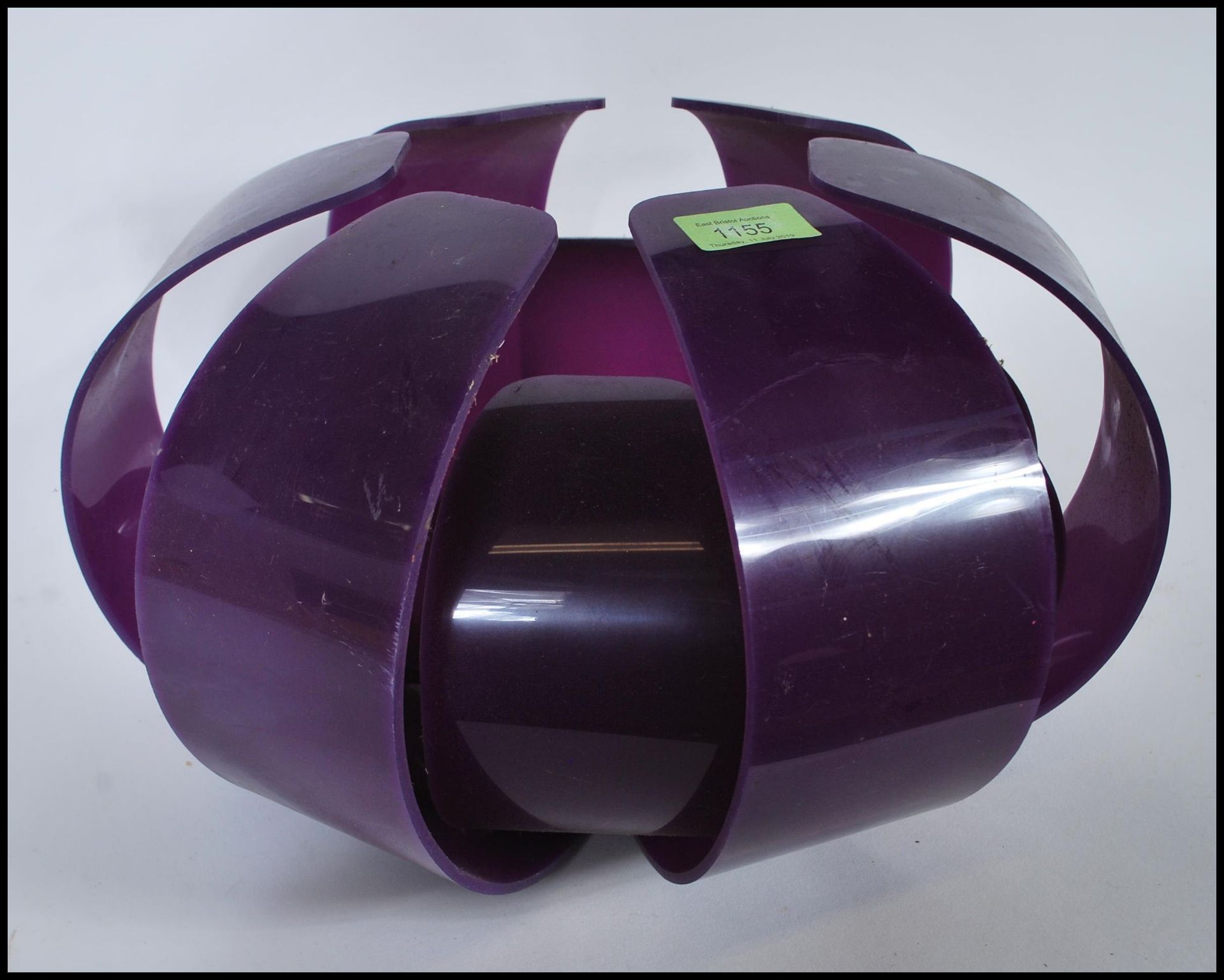 A vintage retro layered shaped ceiling light fixture, constructed from a purple moulded fabric. - Bild 3 aus 5