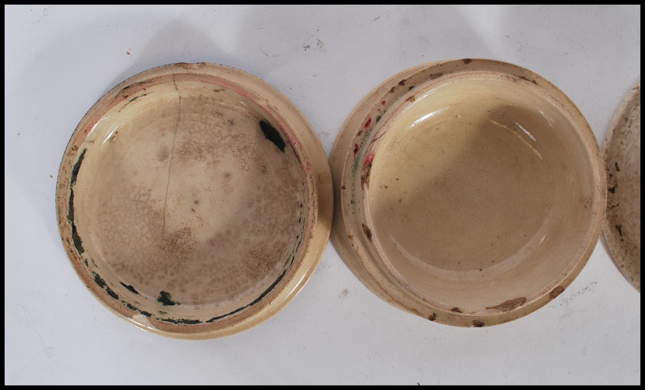 A pair of 19th Century Victorian Pratt Ware decorated pot lids. The lids decorated with The - Image 4 of 6