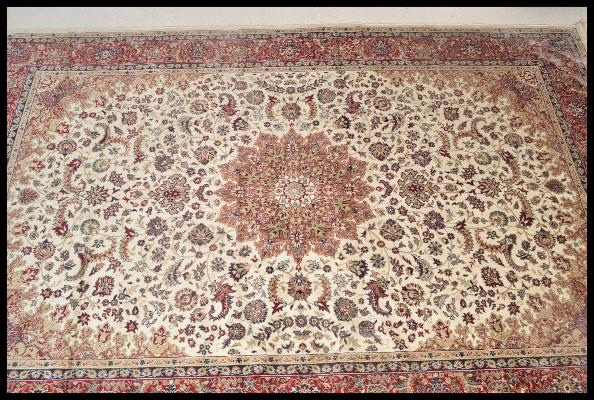 A large Persian floor carpet Keshan rug having a b - Image 2 of 4