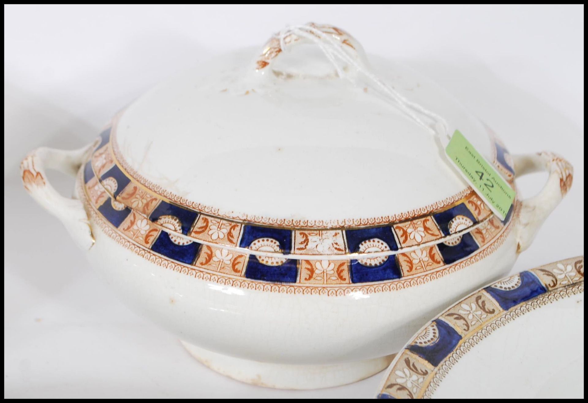 A 19th Century dinner service by Pountney and Co Ltd Bristol 1750 in the Cromer pattern having - Bild 10 aus 15