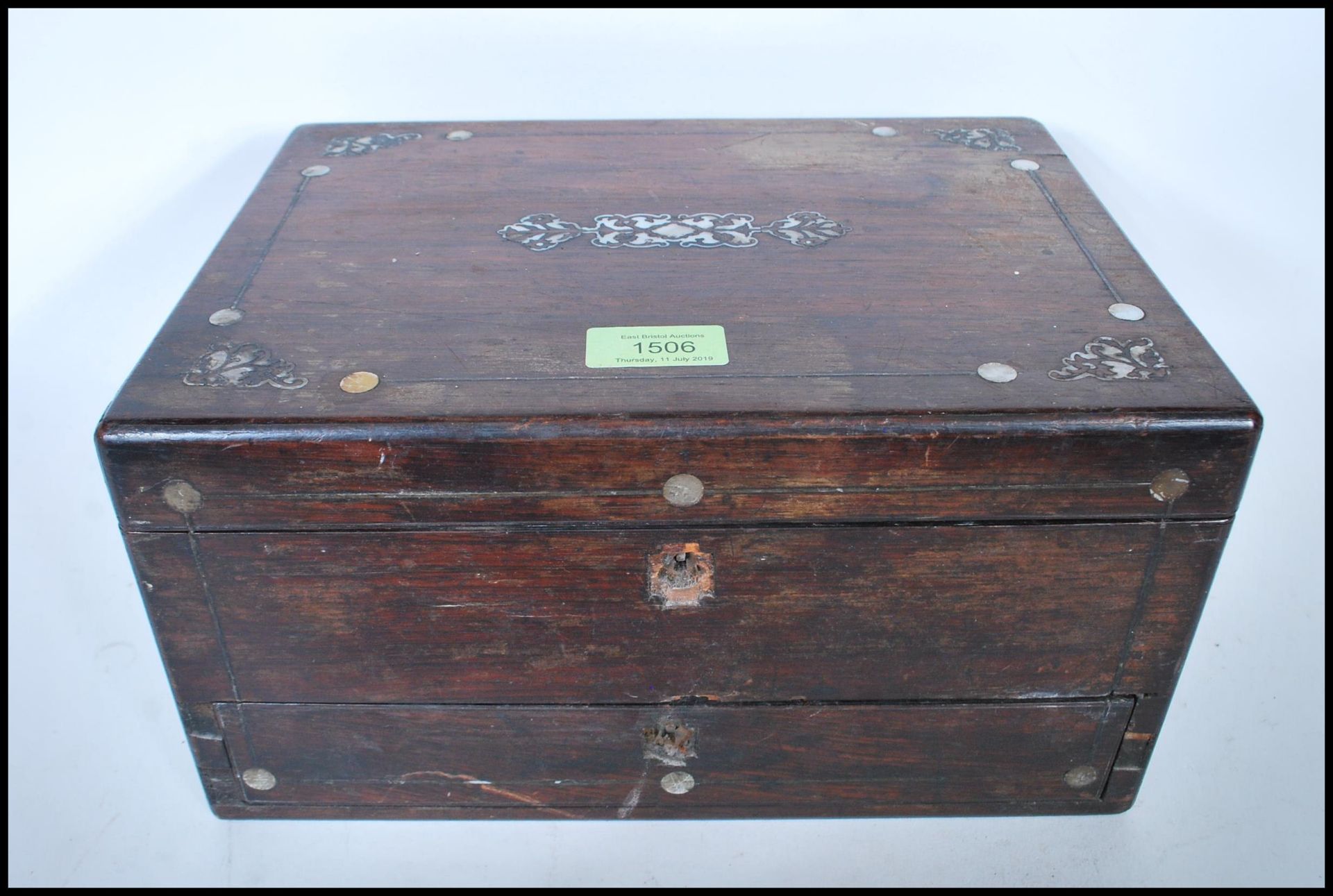 A 19th century Regency rosewood and mother of pearl inlaid work sewing box having fully appointed - Image 3 of 6