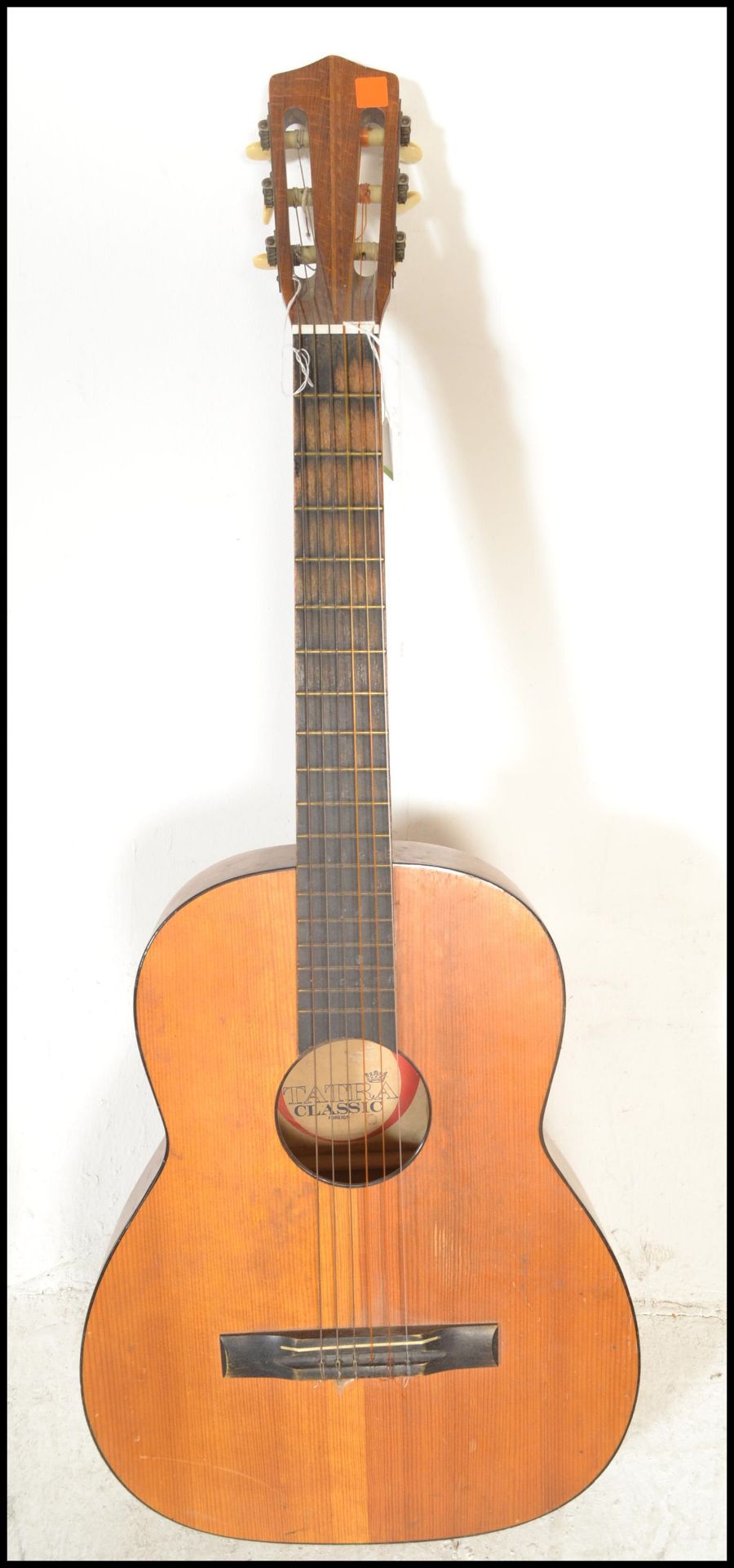 Two 20th Century Spanish classical acoustic guitars by Tantra having hollow bodies with ebonised - Bild 2 aus 7