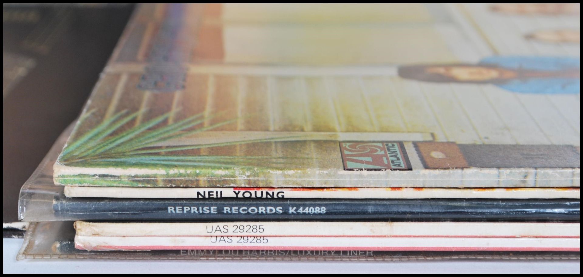 A collection of long play LP vinyl record folk albums to include Don McLean American Pie, Neil Young - Bild 6 aus 7