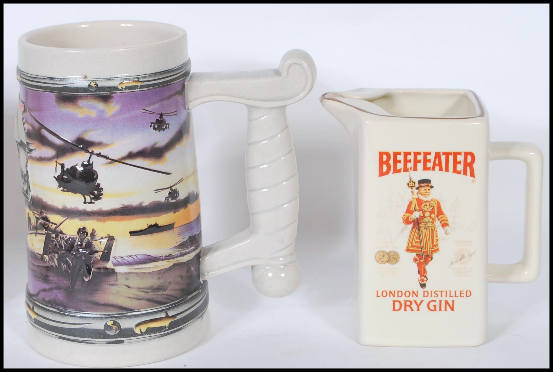 Breweriana  - A collection of vintage ceramic advertising point of sale public house water jugs to - Bild 4 aus 6