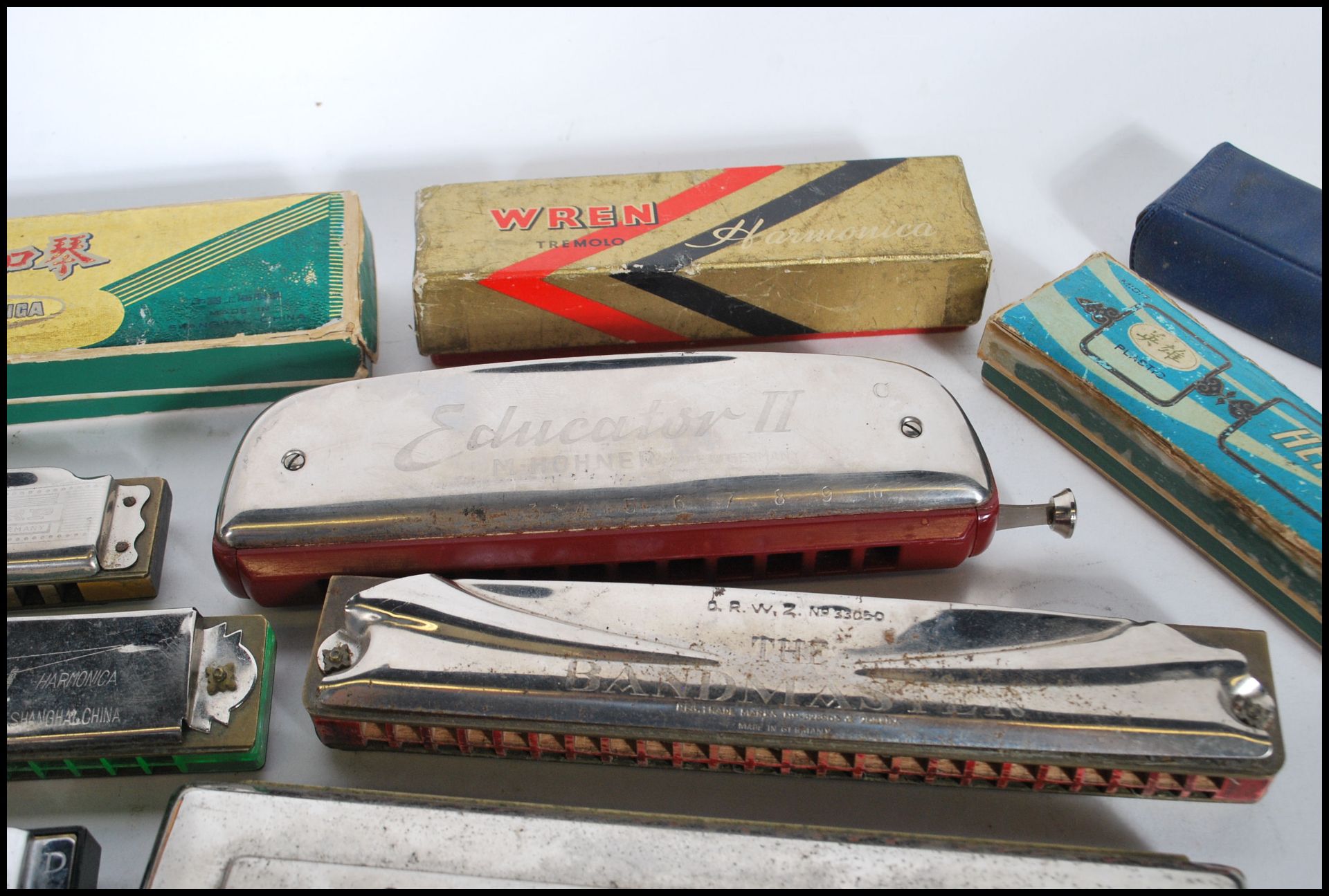 A collection of vintage 20th Century harmonica's t - Bild 5 aus 5