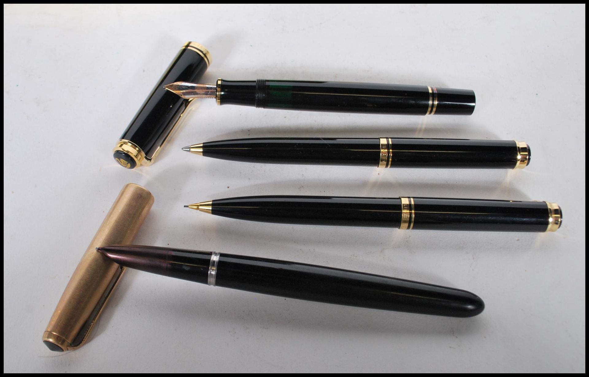 A Pelikan Souveran pen set consisting of pen, pencil and fountain pen, all having black finish - Bild 3 aus 8