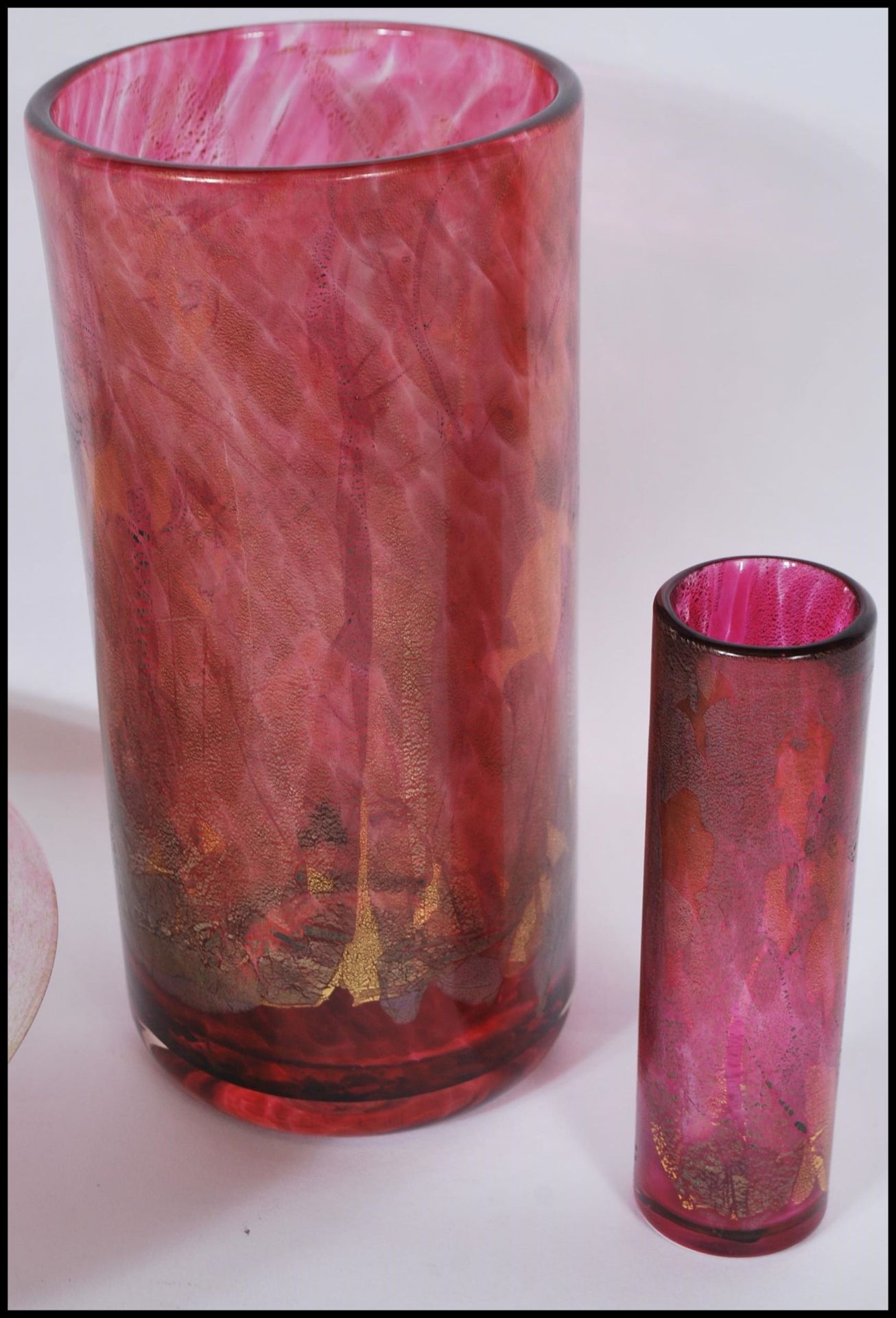 A collection of Isle of Wight glass ornaments to include a mottled pink glass azurine gilt vase of - Image 6 of 8