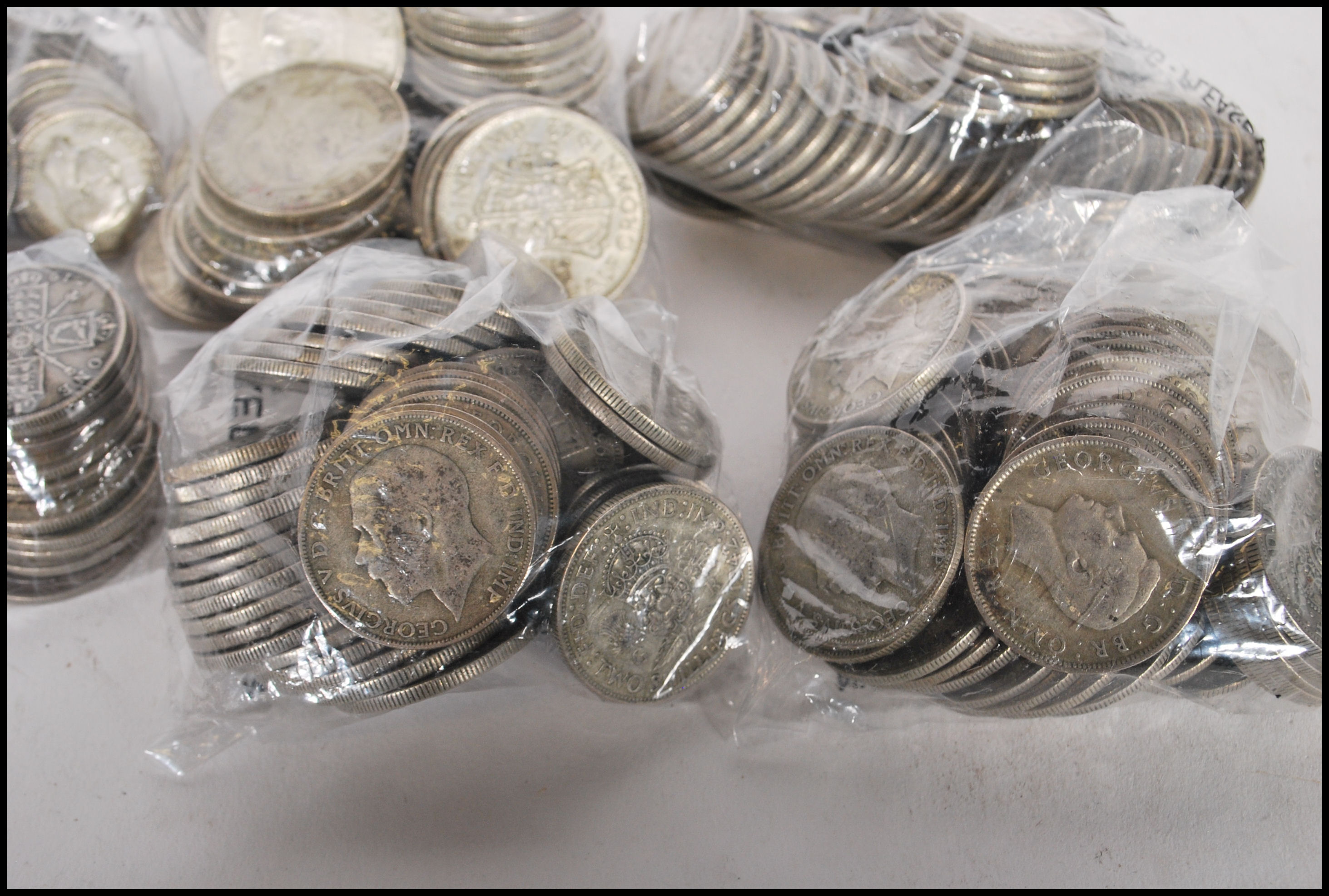 A collection of early 20th Century 1921-1946 half silver coins to include, shillings, half crowns, - Image 5 of 10