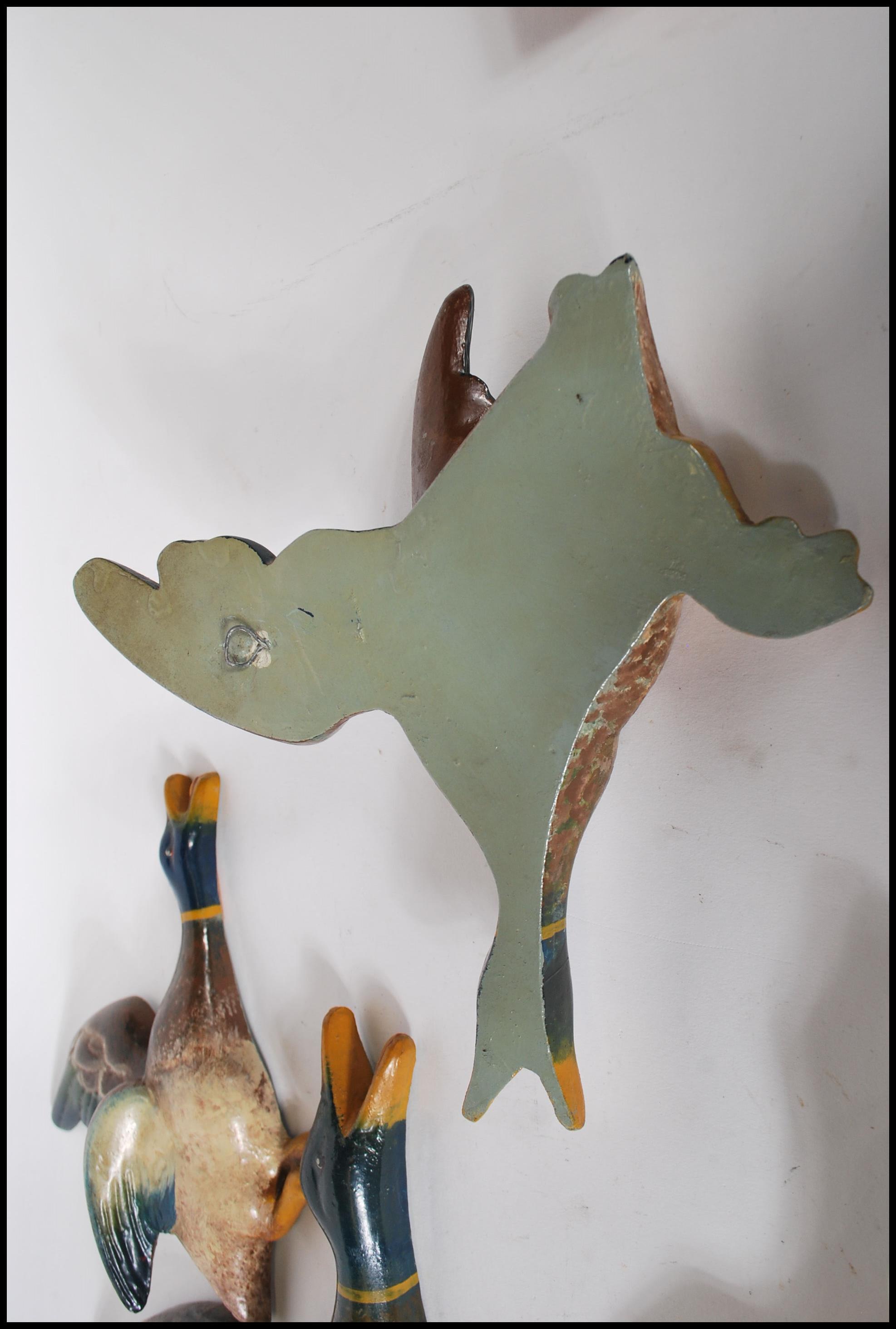 A collection of vintage ceramic duck wall plaques - Image 8 of 10