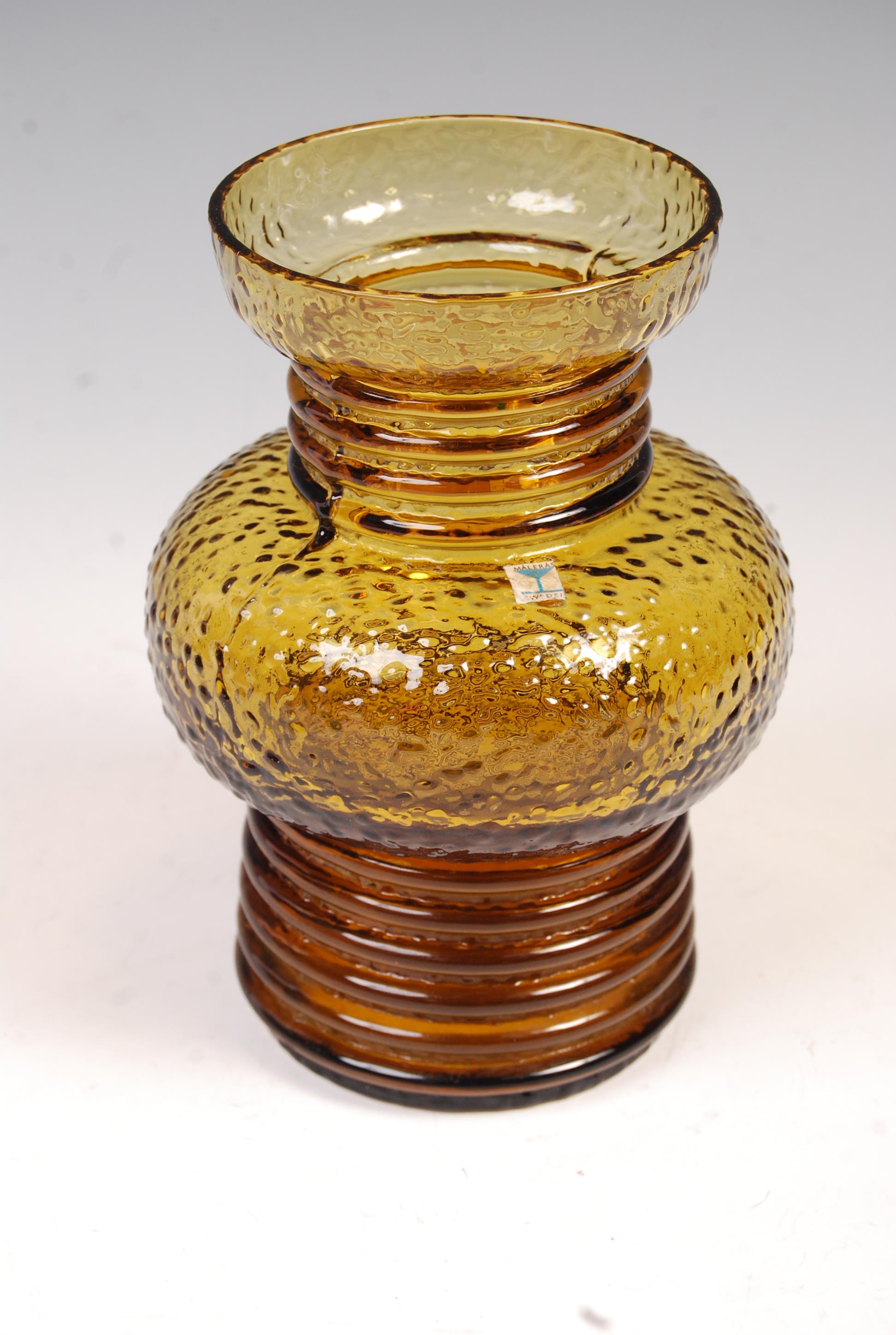 20TH CENTURY STUDIO ART GLASS VASE BY MALERAS GLAS - Image 2 of 4