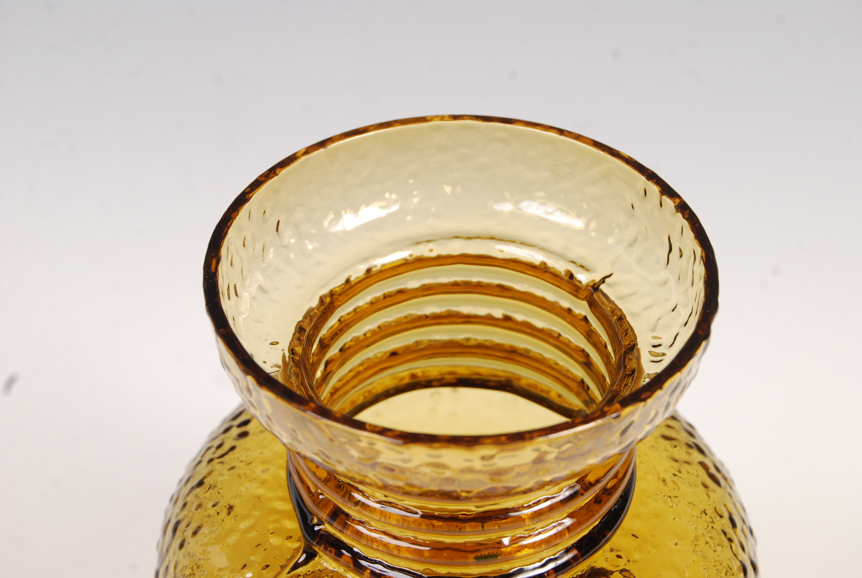 20TH CENTURY STUDIO ART GLASS VASE BY MALERAS GLAS - Image 3 of 4