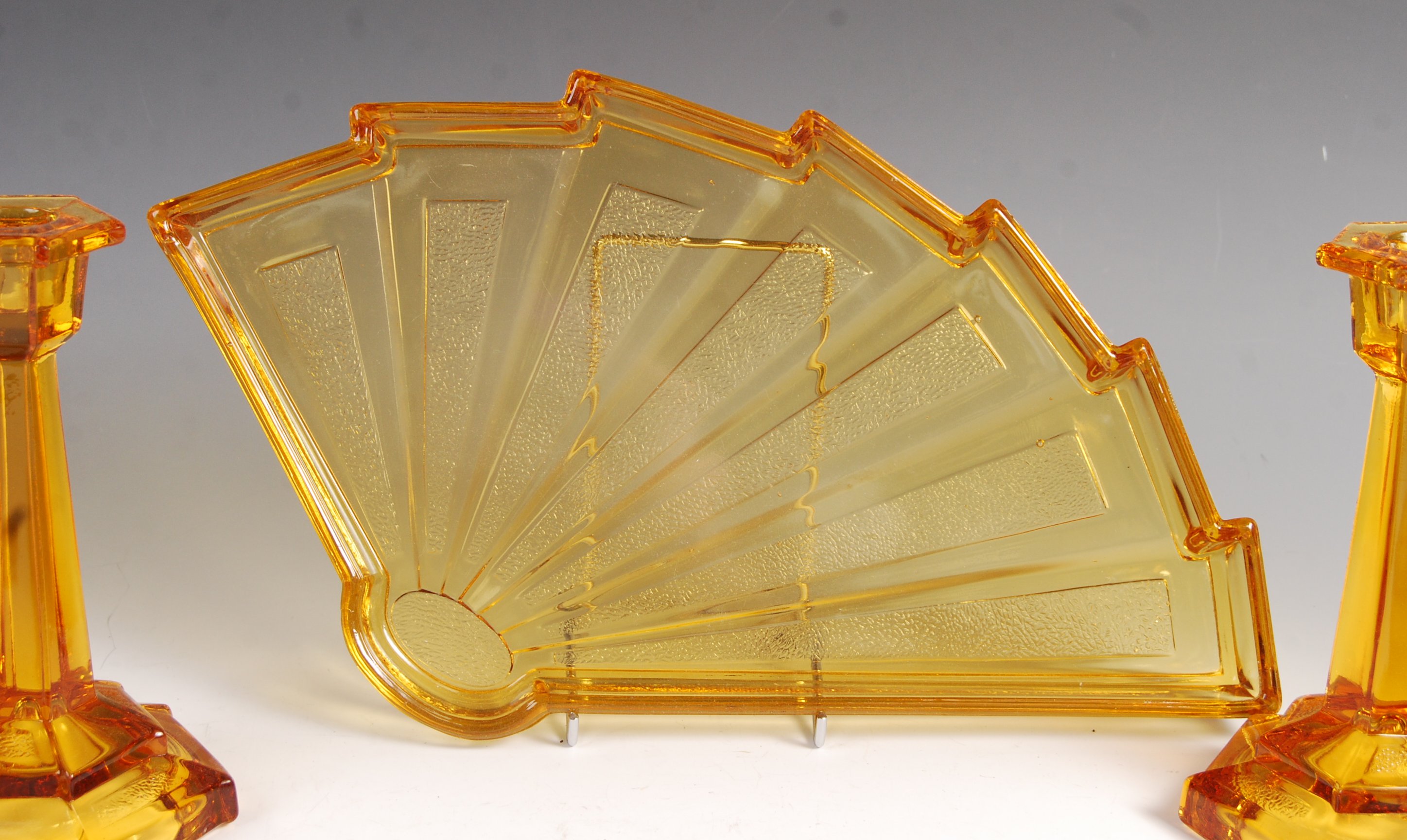 BAGLEY WHITBY PATTERN ART DECO AMBER GLASS VANITY - Image 4 of 4