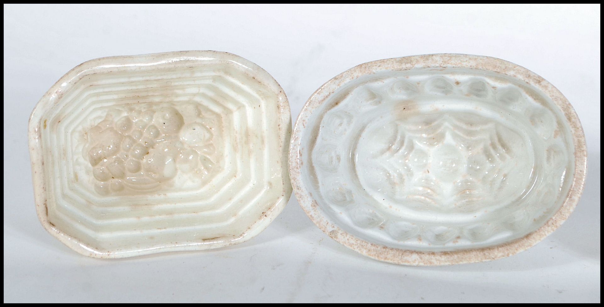 A group of five 19th Century ceramic miniature jelly moulds three having fruit designs to the tops - Bild 2 aus 11