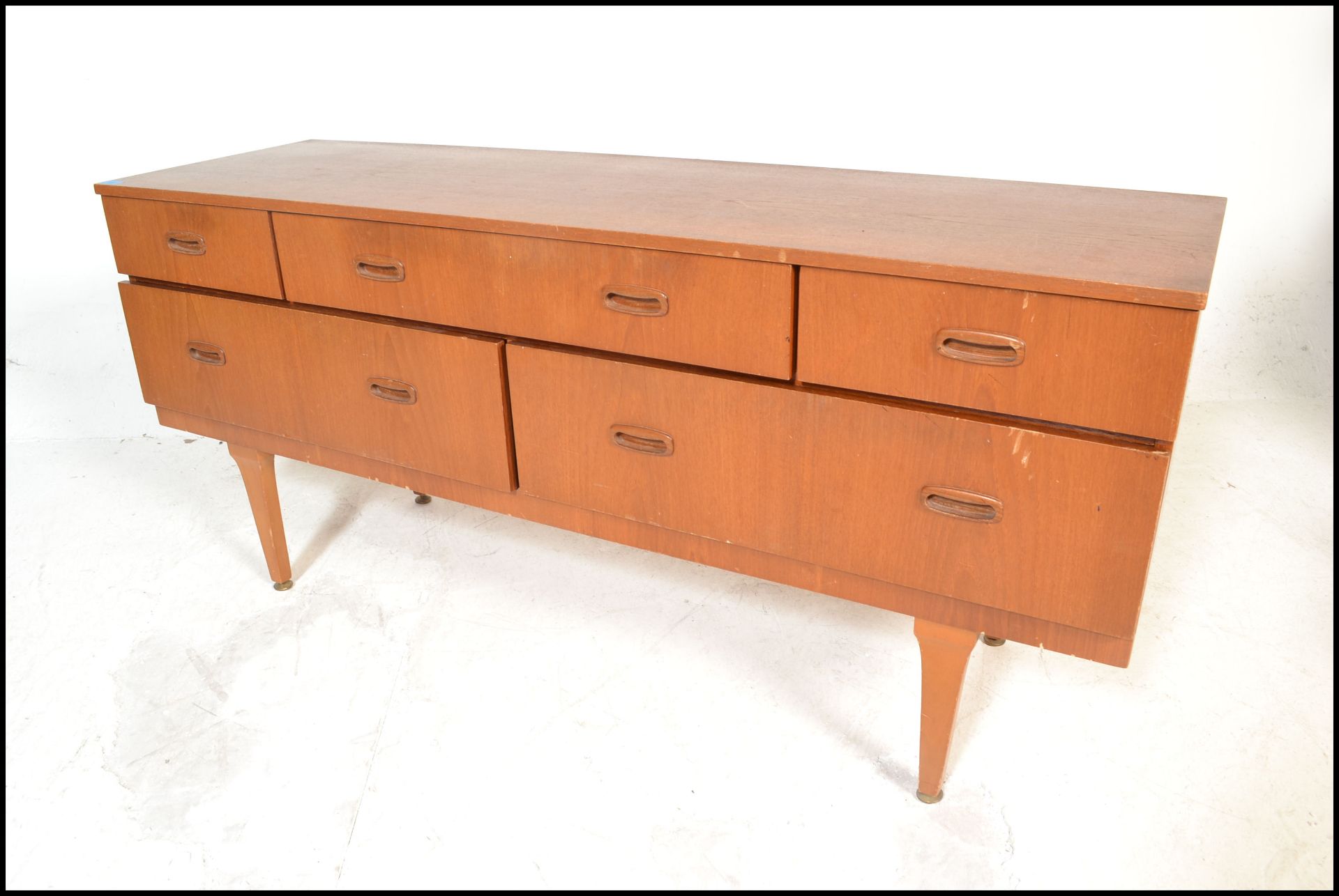 A mid 20th Century retro teak wood sideboard / credenza having a set of short drawers  atop deep - Bild 5 aus 6