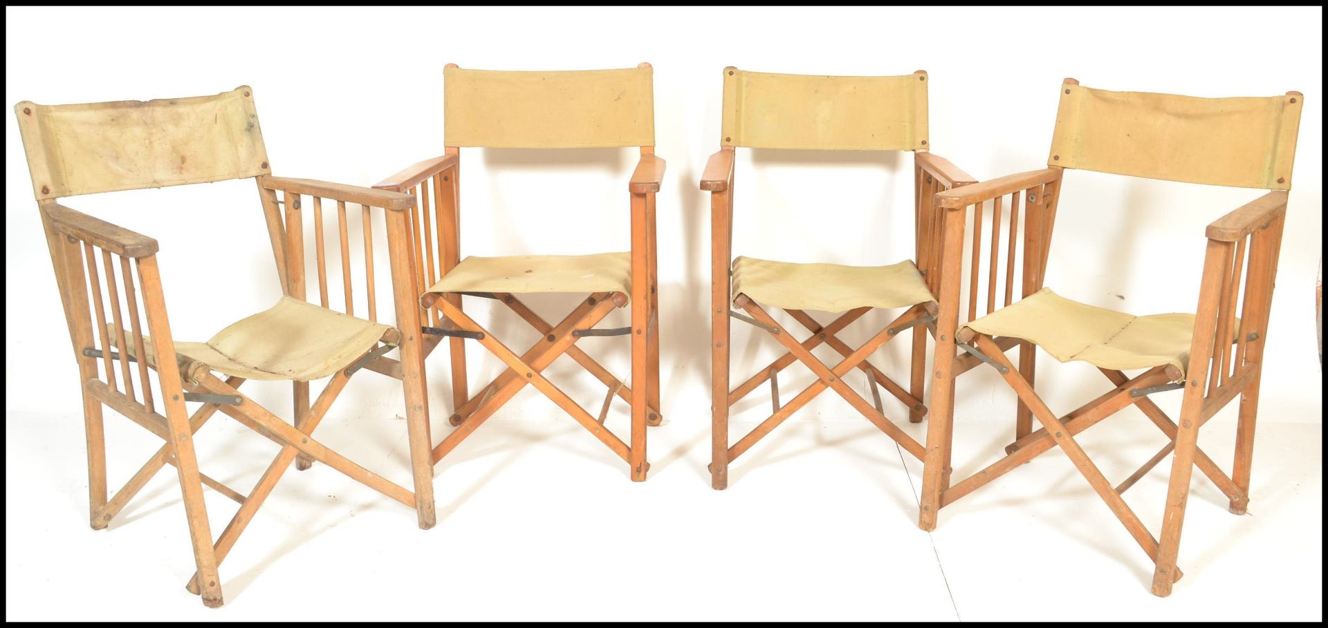 A group of four retro mid 20th Century wooden and canvas upholstered directors / garden chairs, - Bild 9 aus 9