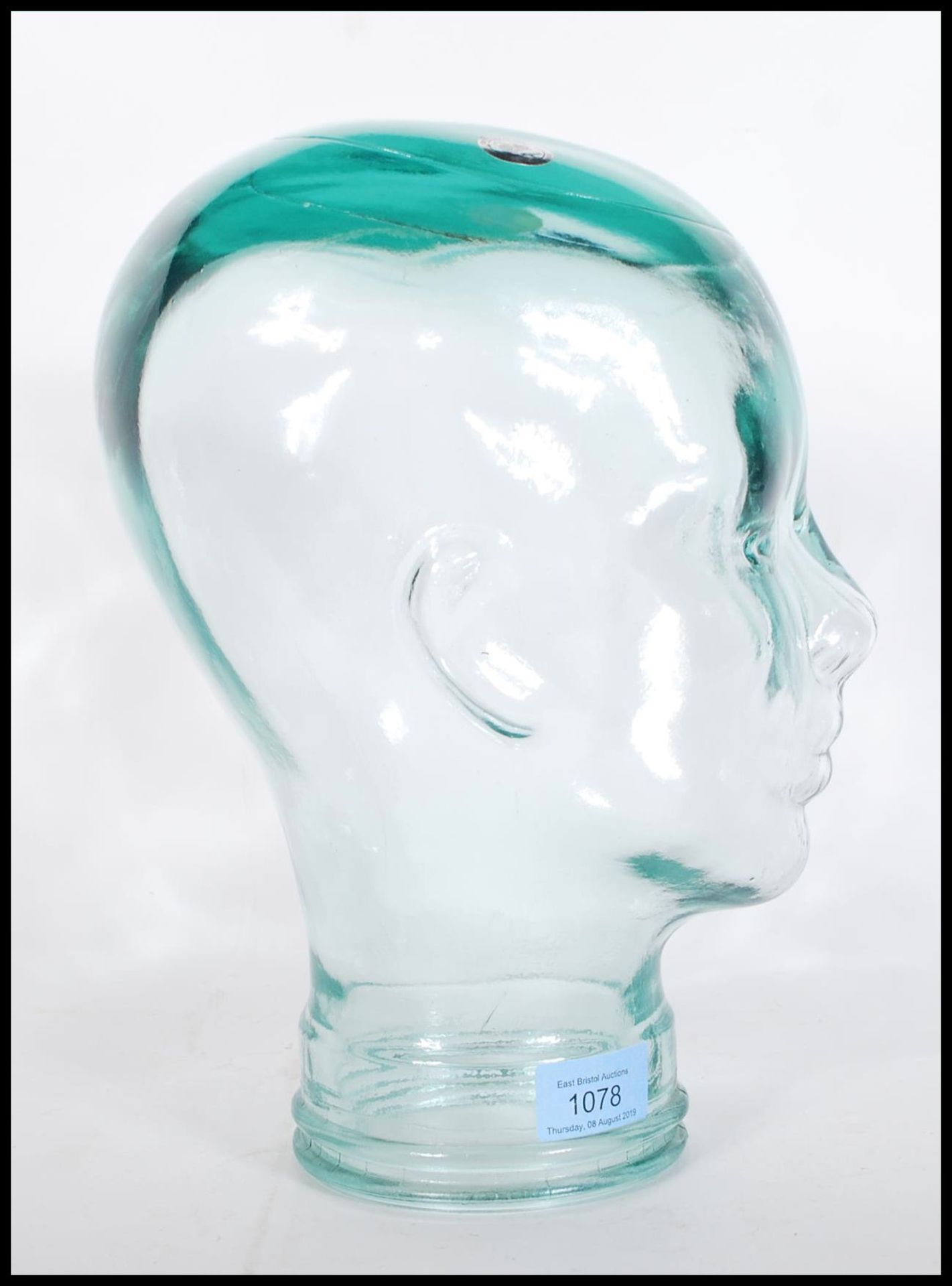 A vintage retro 20th century shop display / millinery mannequin head of pressed glass construction - Bild 2 aus 6