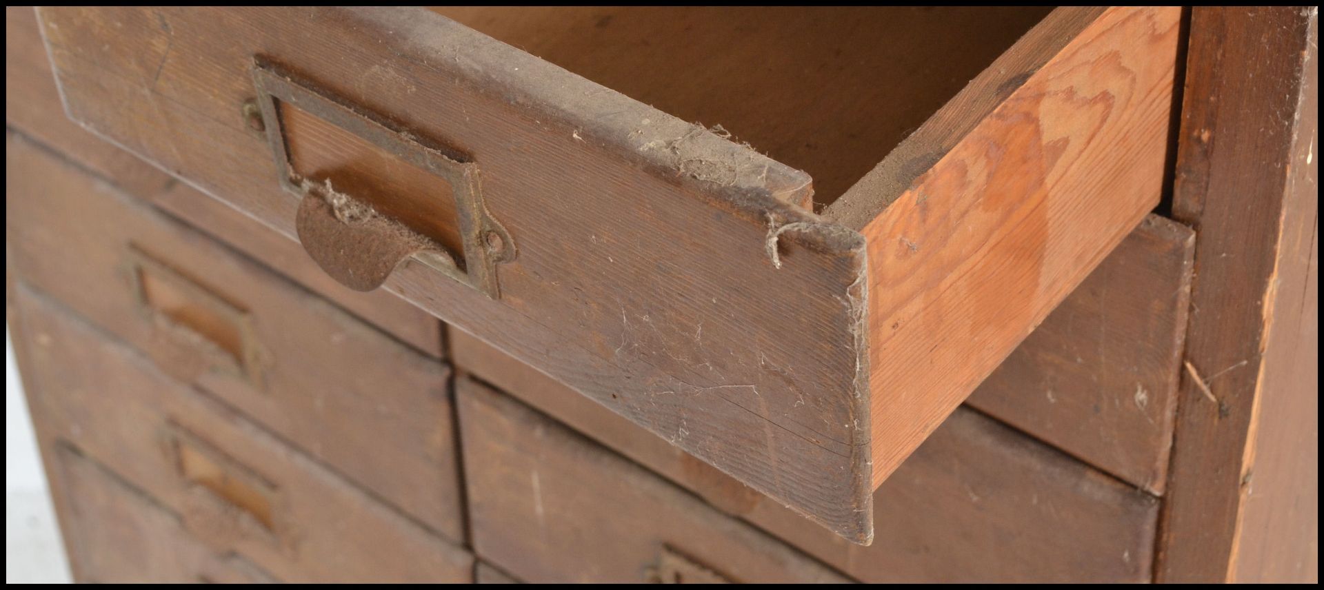 A 20th Century Industrial pine multi drawer tool chest / filing cabinet consisting of sixteen - Bild 6 aus 6