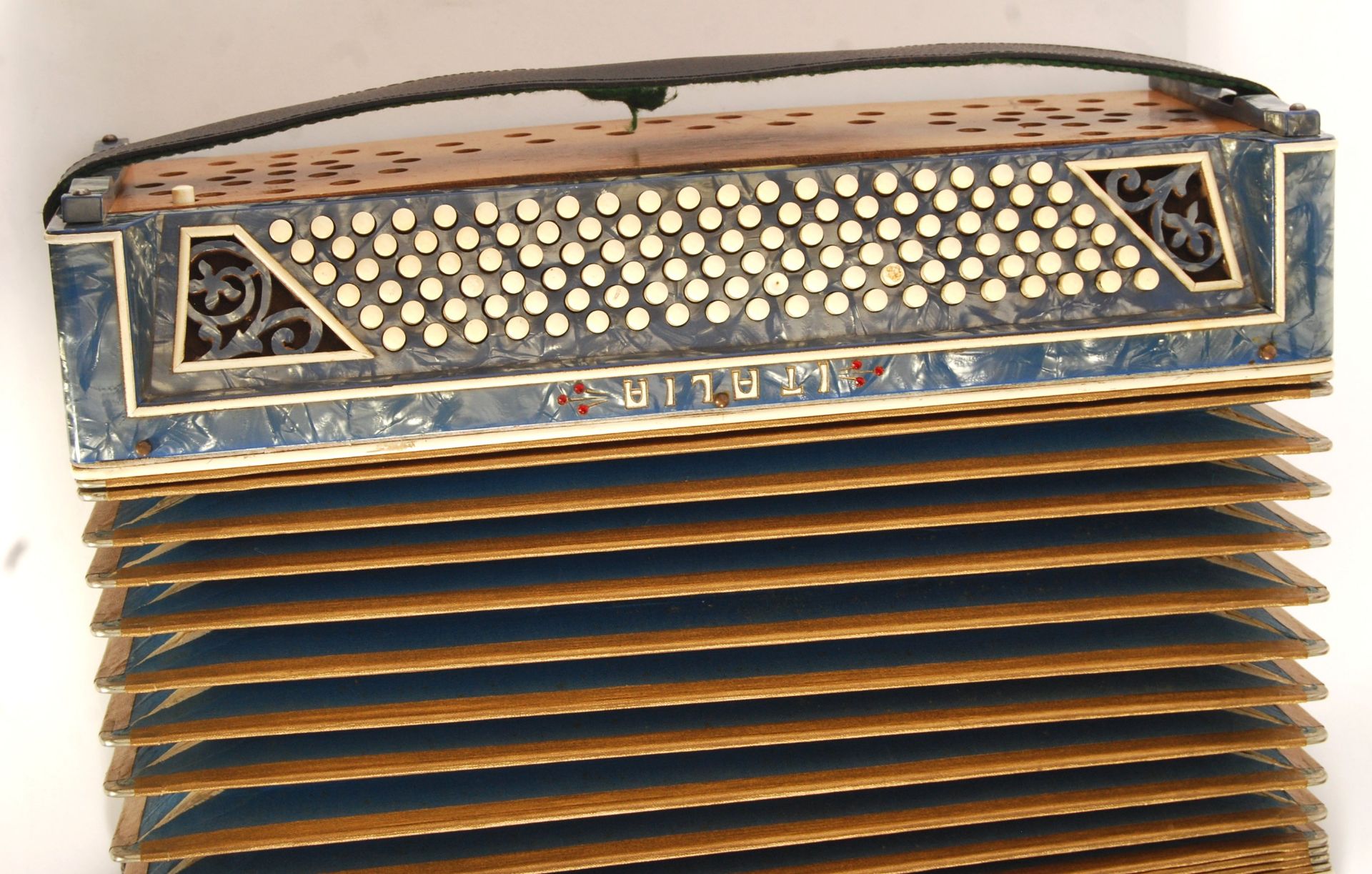 An early 20th century vintage c1920’s Art Deco Italian made Santianelli piano accordion musical - Bild 4 aus 4