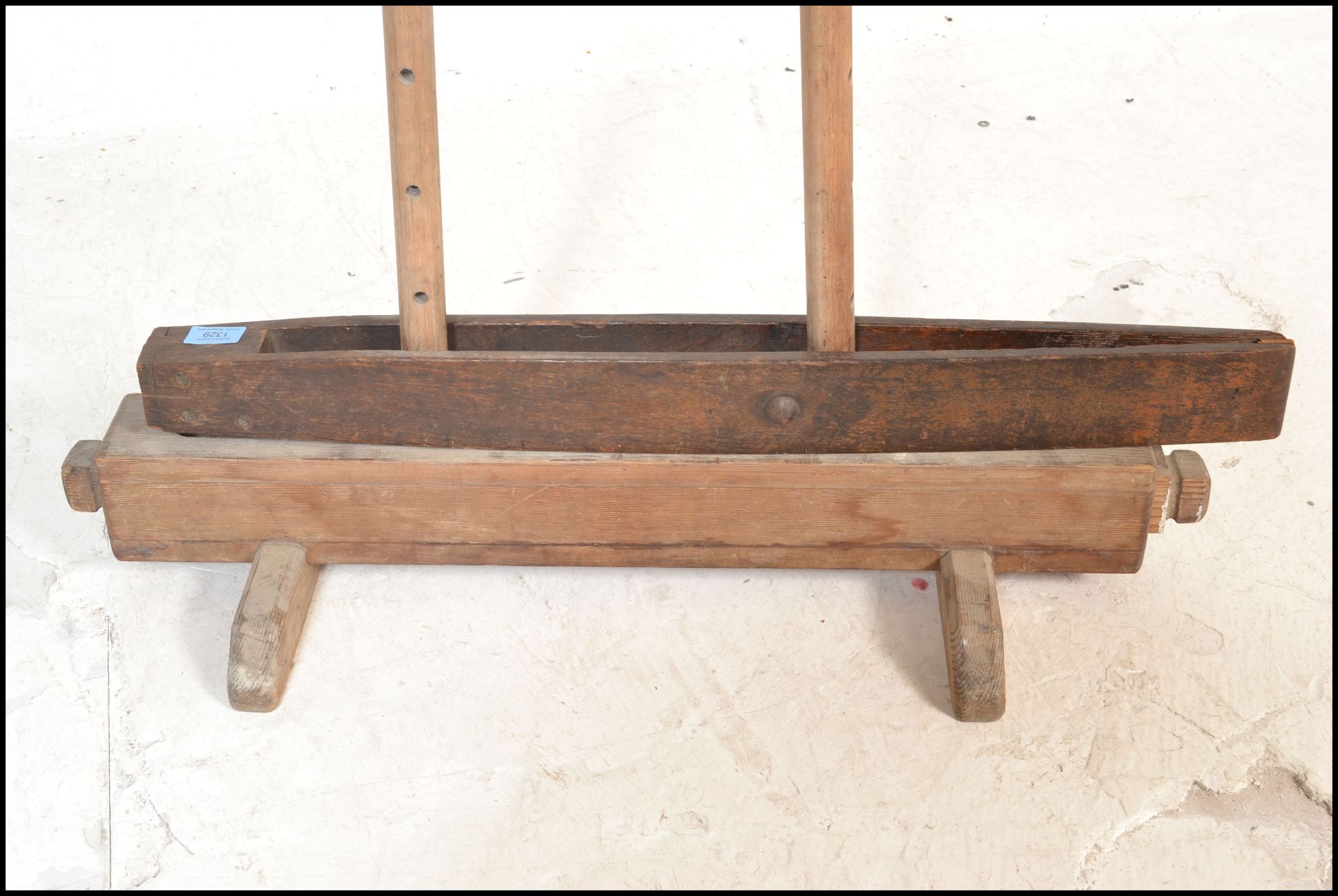 A 19th century Weaving / weavers stand of wooden form with turned uprights on stand having - Bild 4 aus 4
