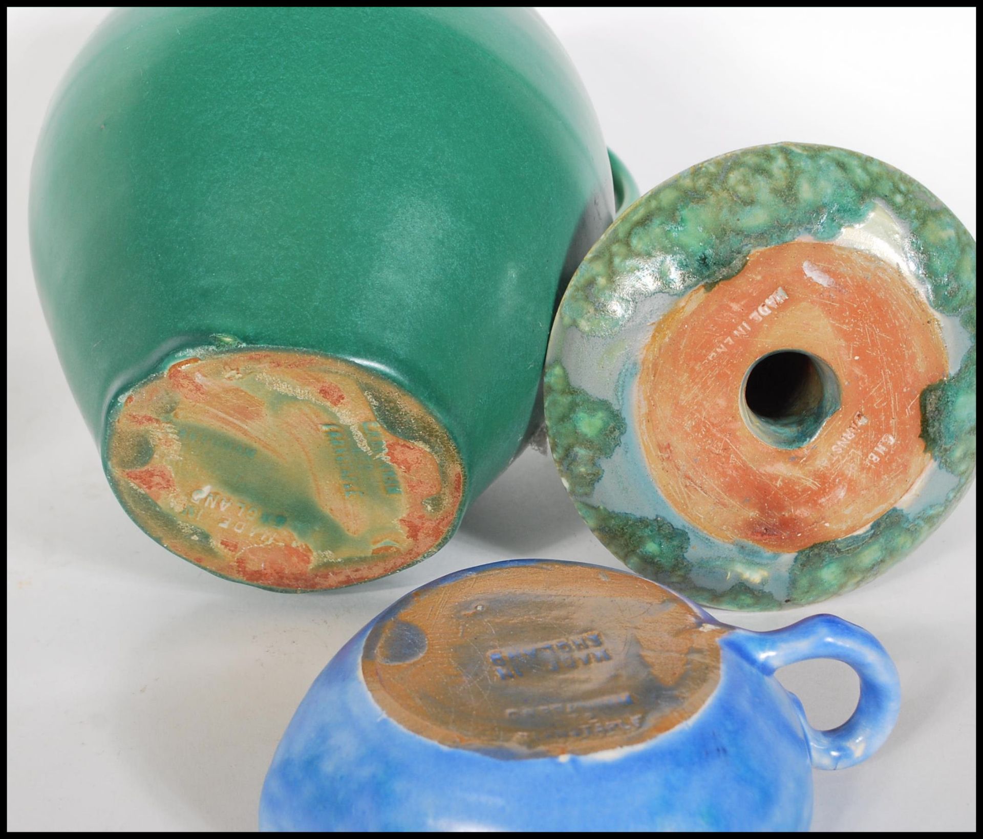 A collection of early 20th century CH Brannam studio pottery, Barnstaple. To include large and small - Bild 5 aus 5