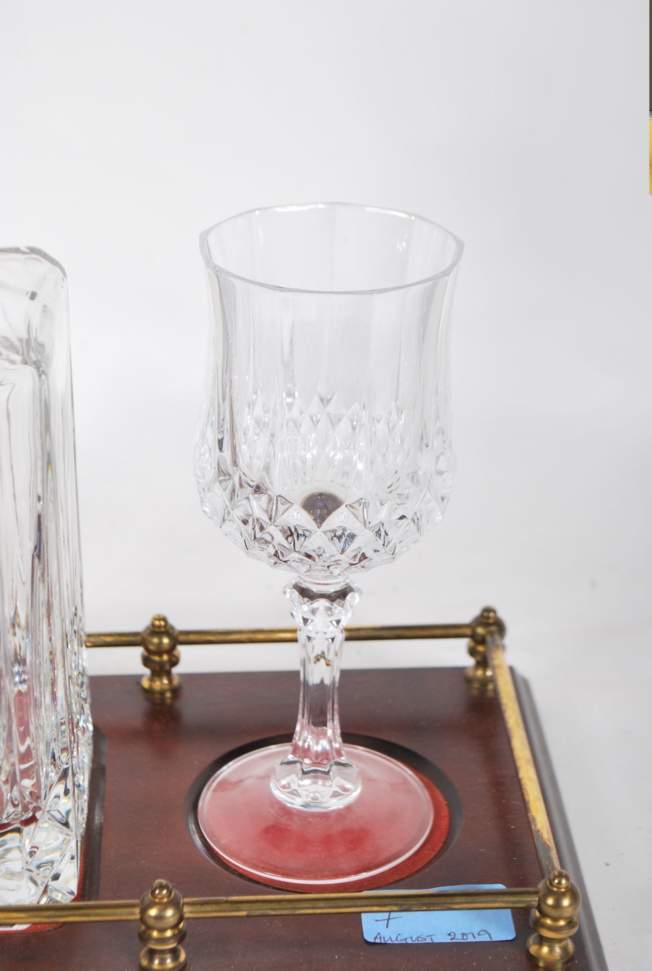 A 20th Century cut glass crystal decanter and glass tantalus set, the set to include decanter with - Bild 5 aus 5