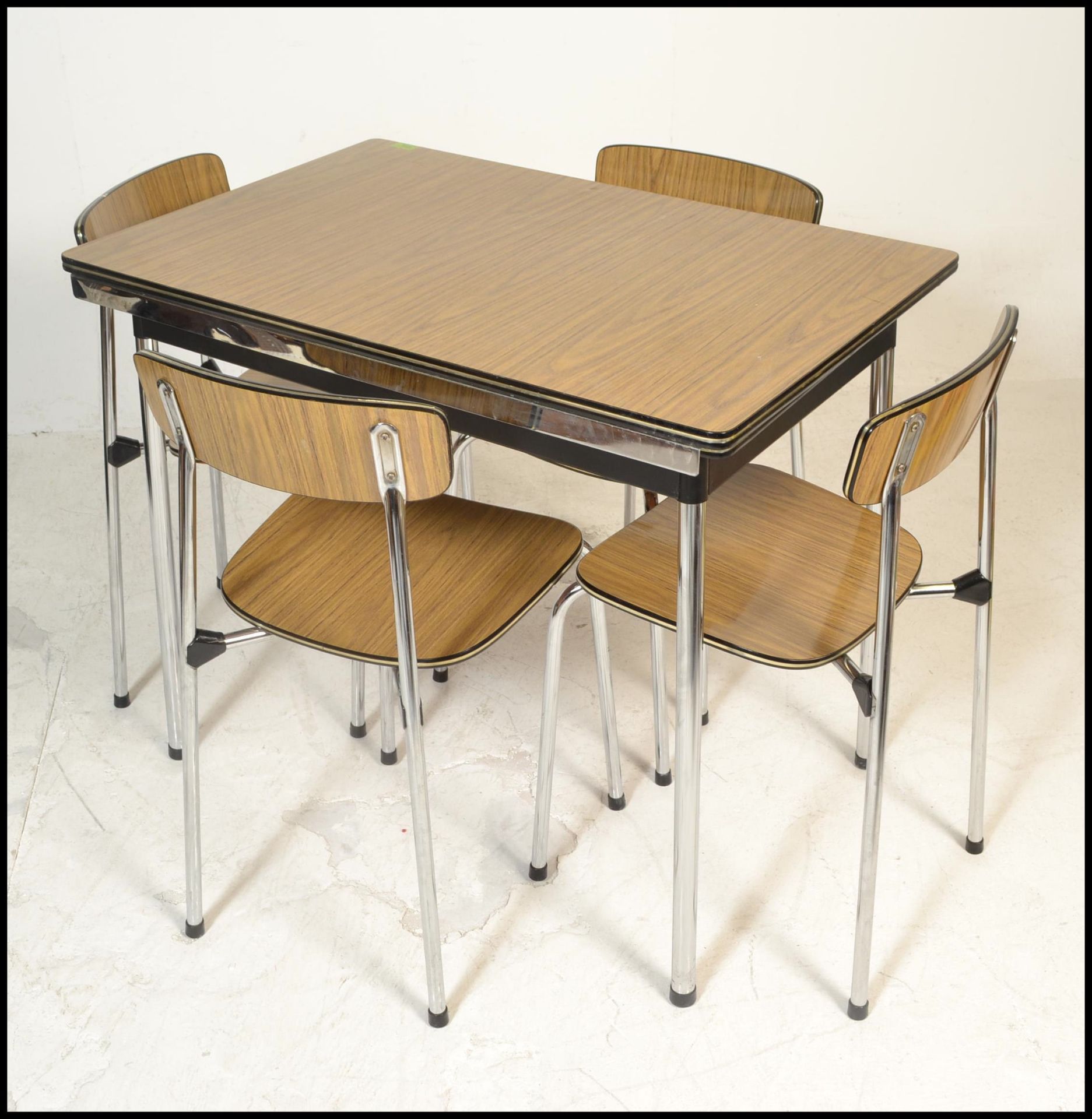 An original  retro 1970's Belgian Tavo dining table raised on chrome supports  extending table top - Bild 2 aus 12