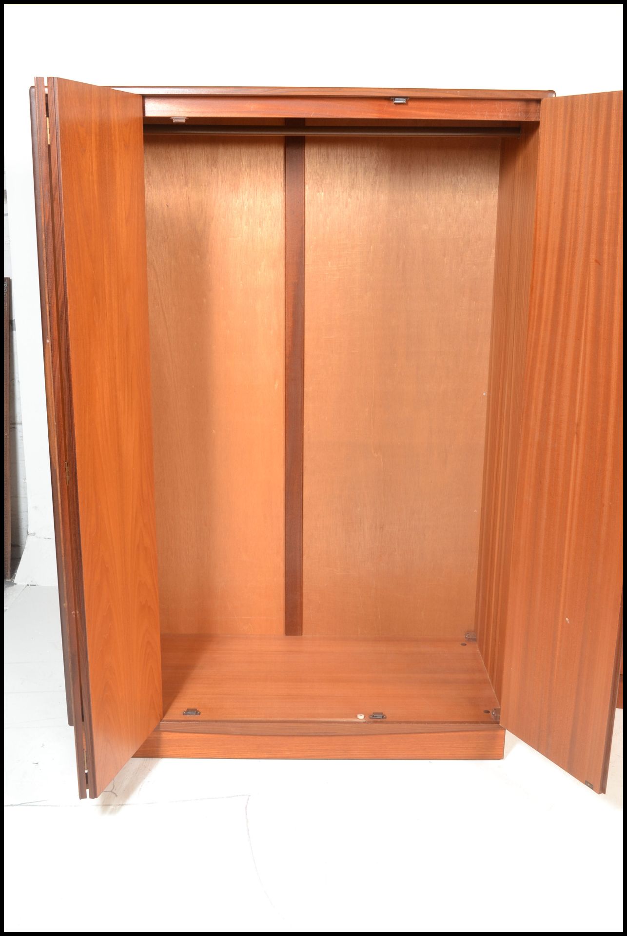 A G-Plan 20th century teak wood double door wardrobe and triple door wardrobe in the ' Kelso ' - Bild 3 aus 11