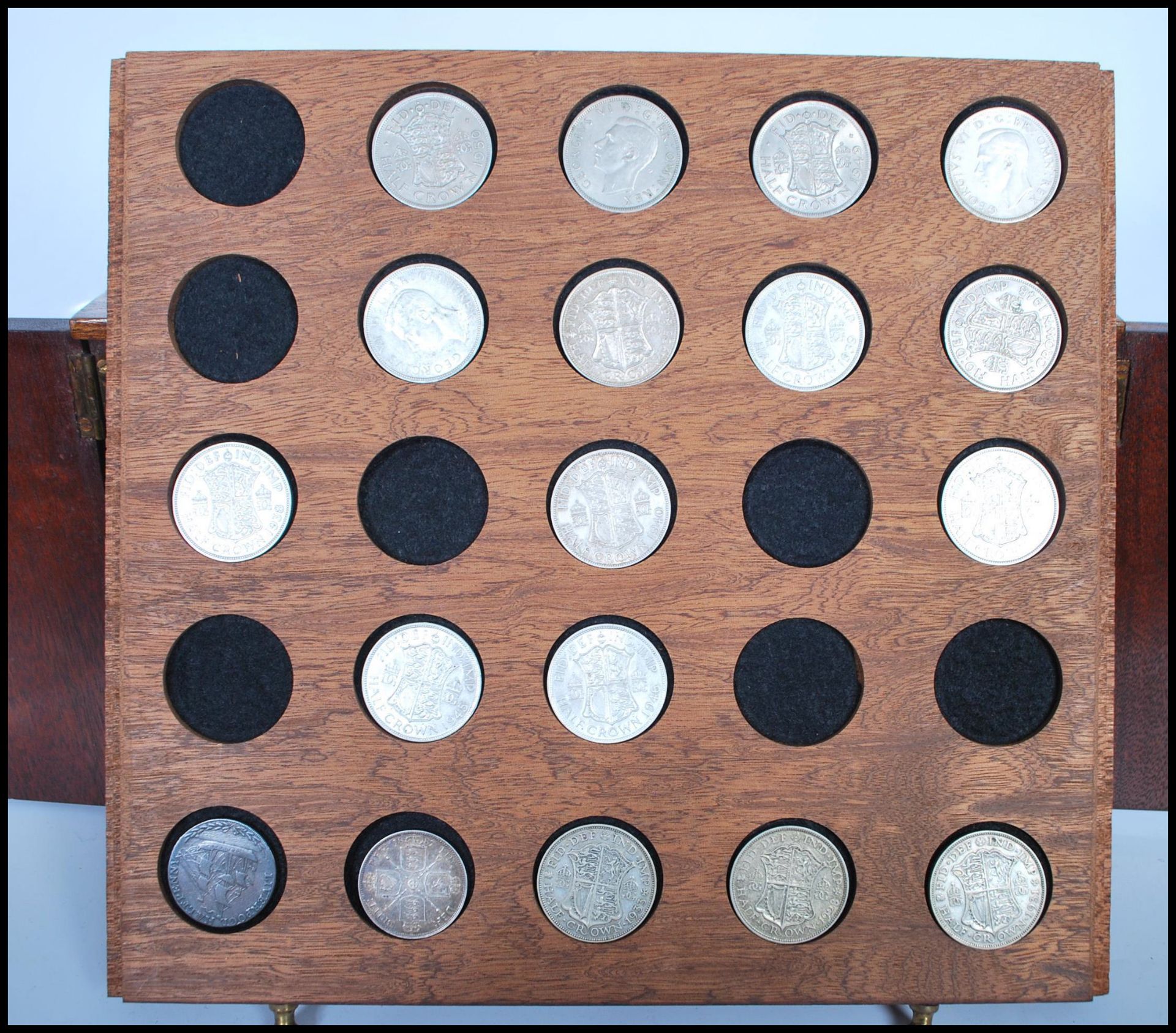 A mahogany coin collectors cabinet, fitted with 14 slide out drawers containing coins dating from - Bild 5 aus 6