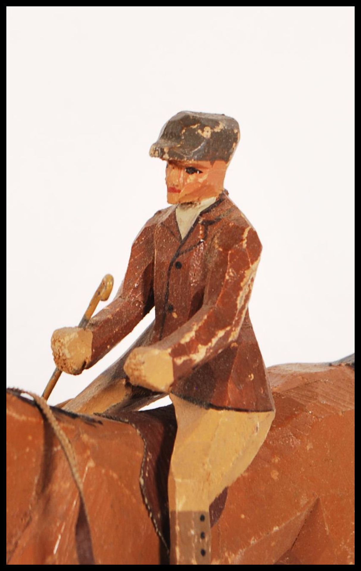 An unusual early 20th century wooden hand painted childs hunting toy set. To include horse and - Bild 3 aus 6