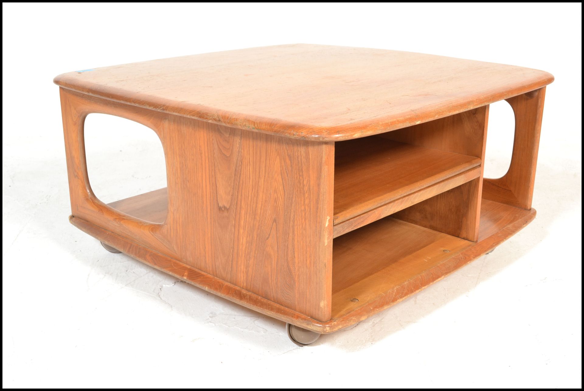 An original 20th Century retro Ercol elm wood Golden Dawn Pandora coffee table with storage recesses - Bild 5 aus 5