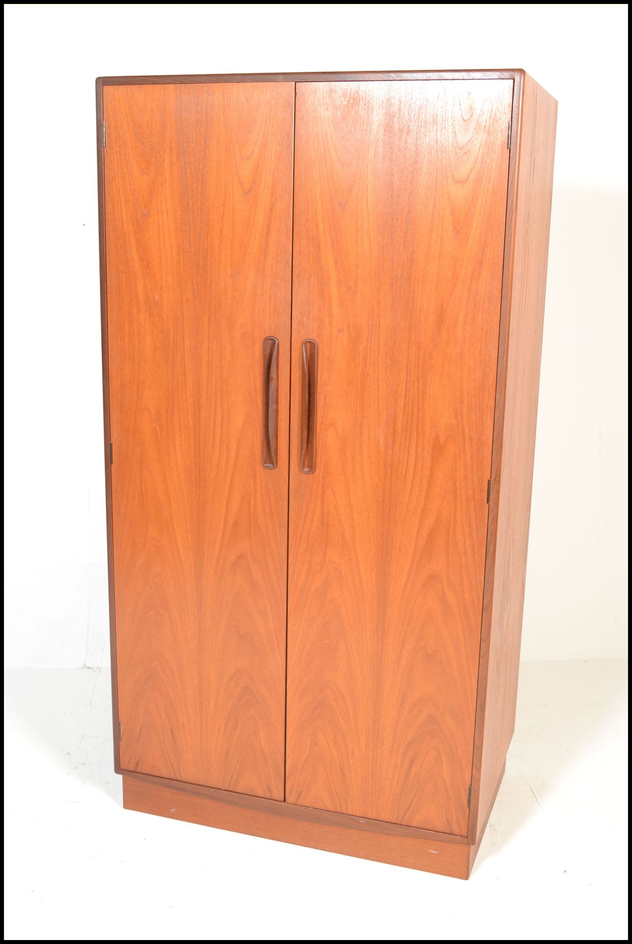 A G-Plan 20th century teak wood double door wardrobe and triple door wardrobe in the ' Kelso ' - Bild 6 aus 11
