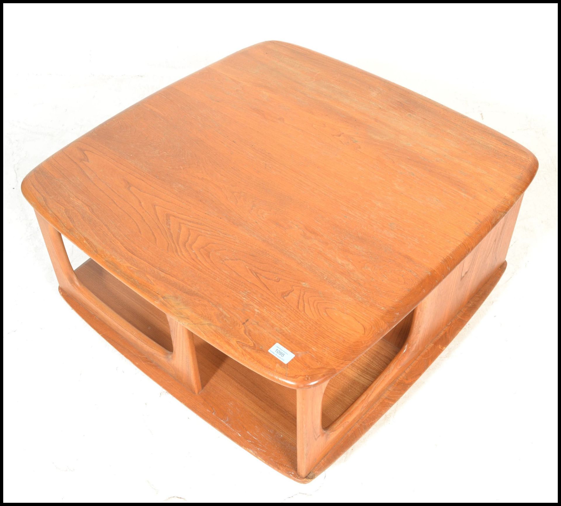 An original 20th Century retro Ercol elm wood Golden Dawn Pandora coffee table with storage recesses - Bild 2 aus 5