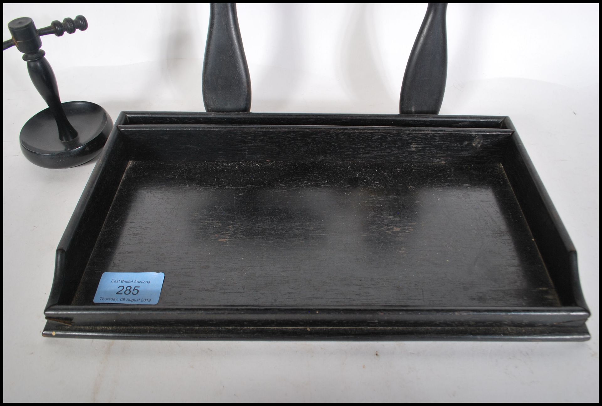 A vintage early 20th Century ebony dressing table set consisting of tray, mirror, hair brush and - Bild 2 aus 5