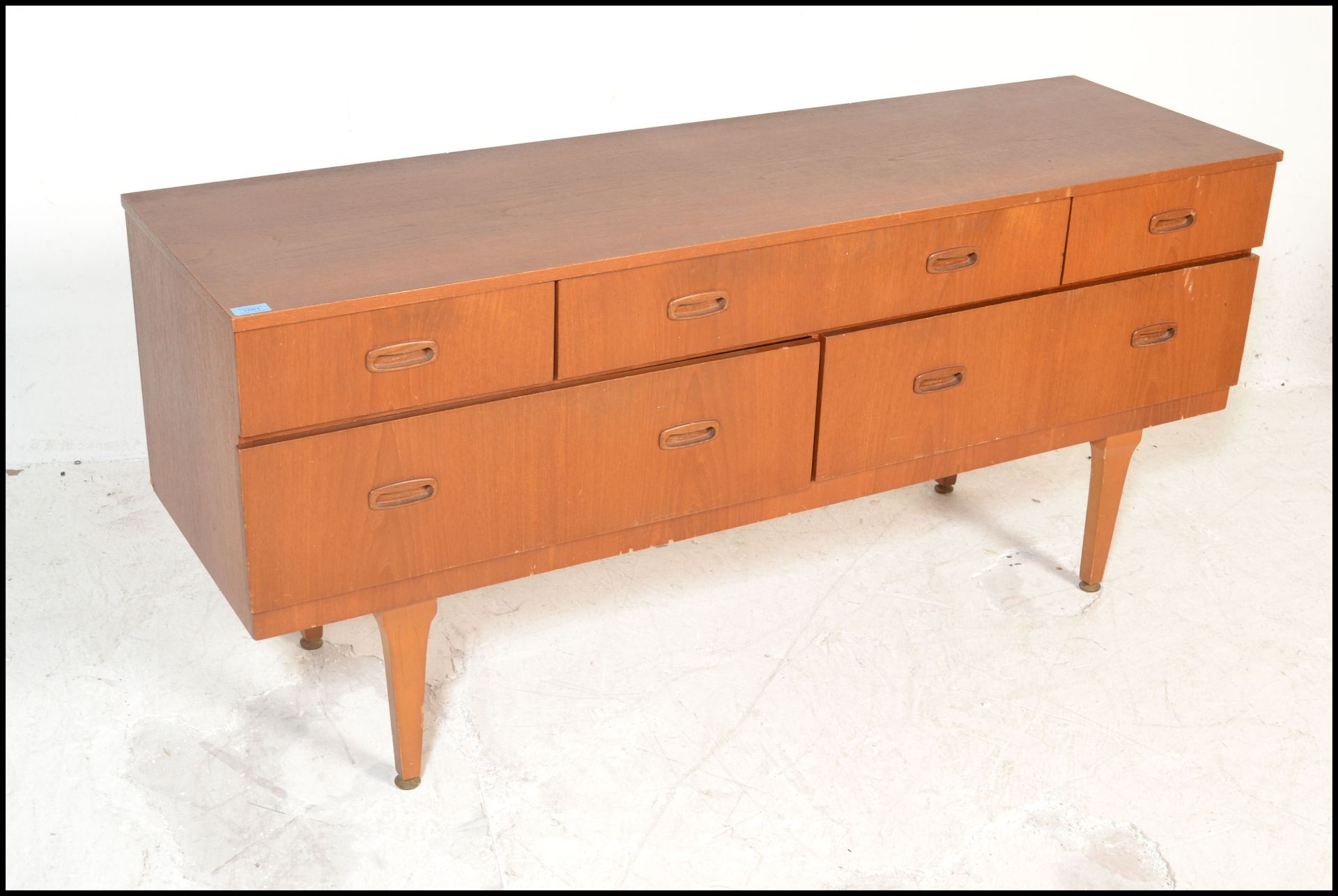 A mid 20th Century retro teak wood sideboard / credenza having a set of short drawers  atop deep - Bild 3 aus 6