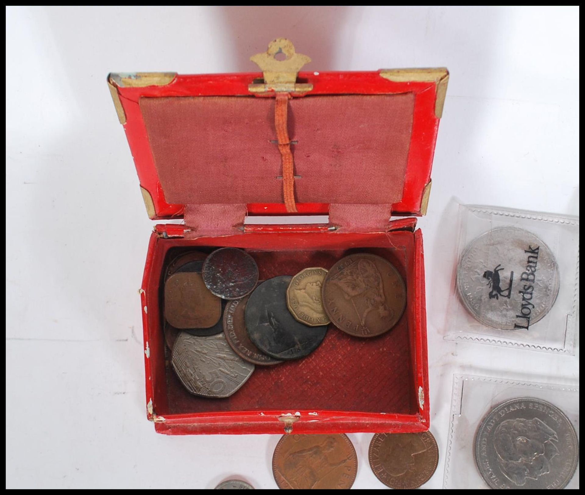 A collection of coins to include a group of copper coins dating from the 19th Century onwards, a - Bild 11 aus 11