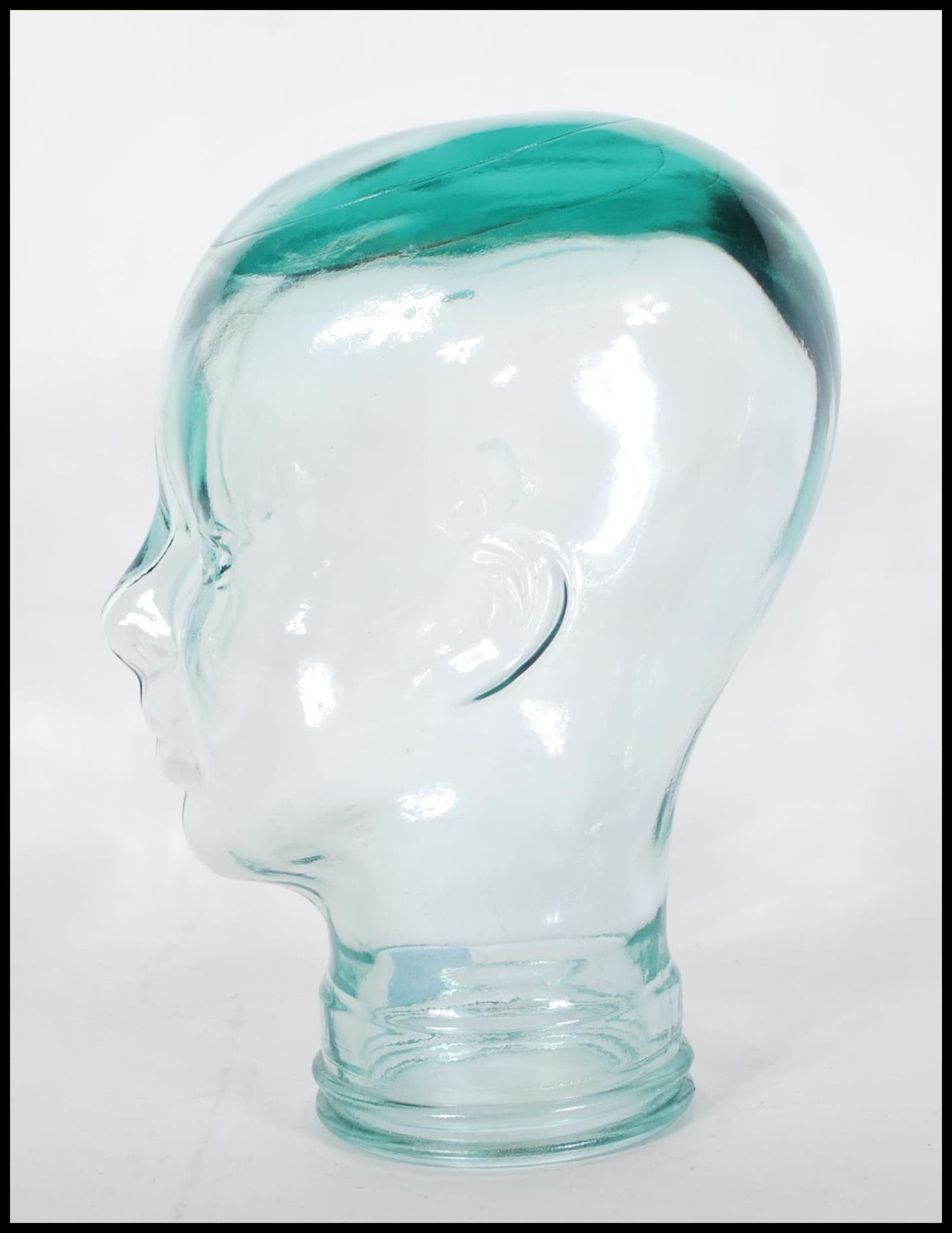 A vintage retro 20th century shop display / millinery mannequin head of pressed glass construction - Bild 4 aus 6