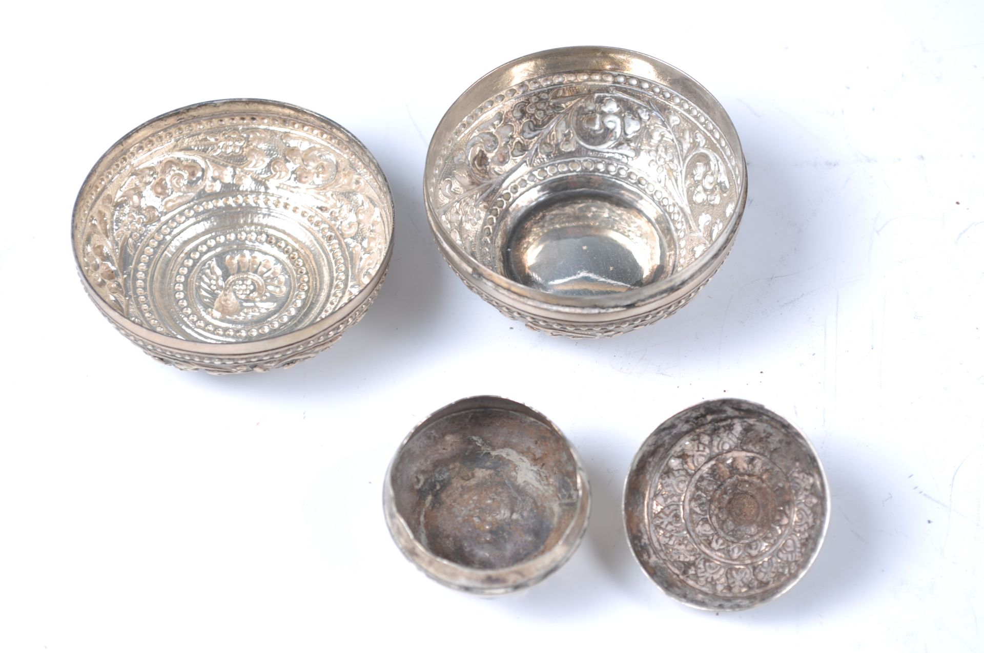 A GROUP OF THAI SILVER INCLUDING A GARUDA MENU HOL - Bild 6 aus 6