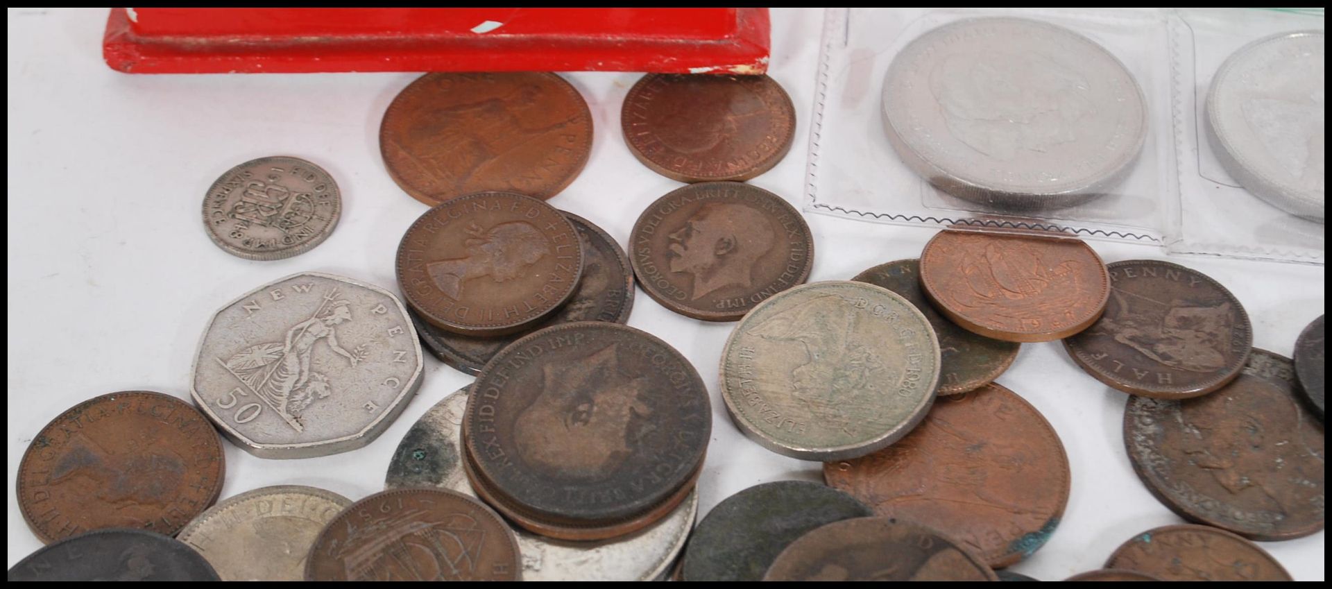 A collection of coins to include a group of copper coins dating from the 19th Century onwards, a - Bild 4 aus 11