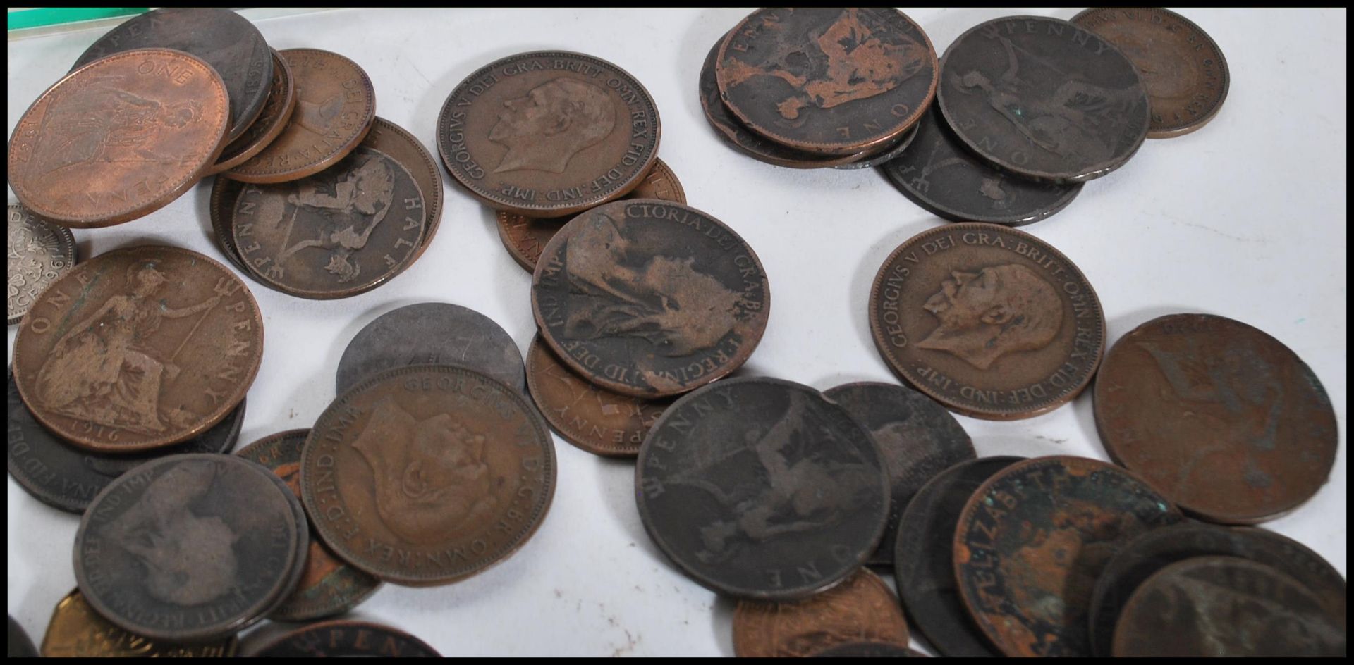 A collection of coins to include a group of copper coins dating from the 19th Century onwards, a - Bild 8 aus 11