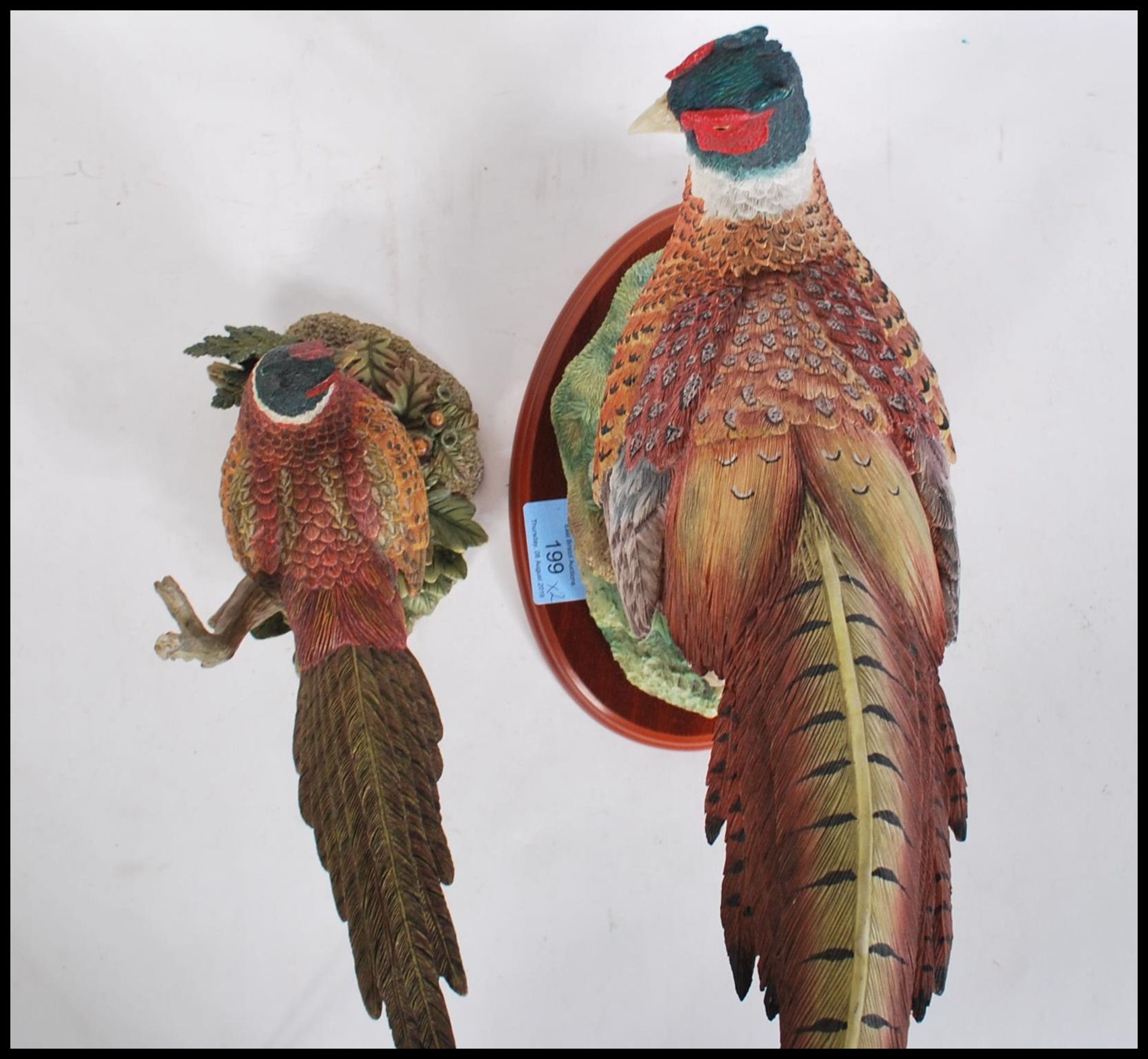 A large ceramic Border Fine Arts pheasant figurine no. A0659 raised on a wooden base together with - Bild 5 aus 7