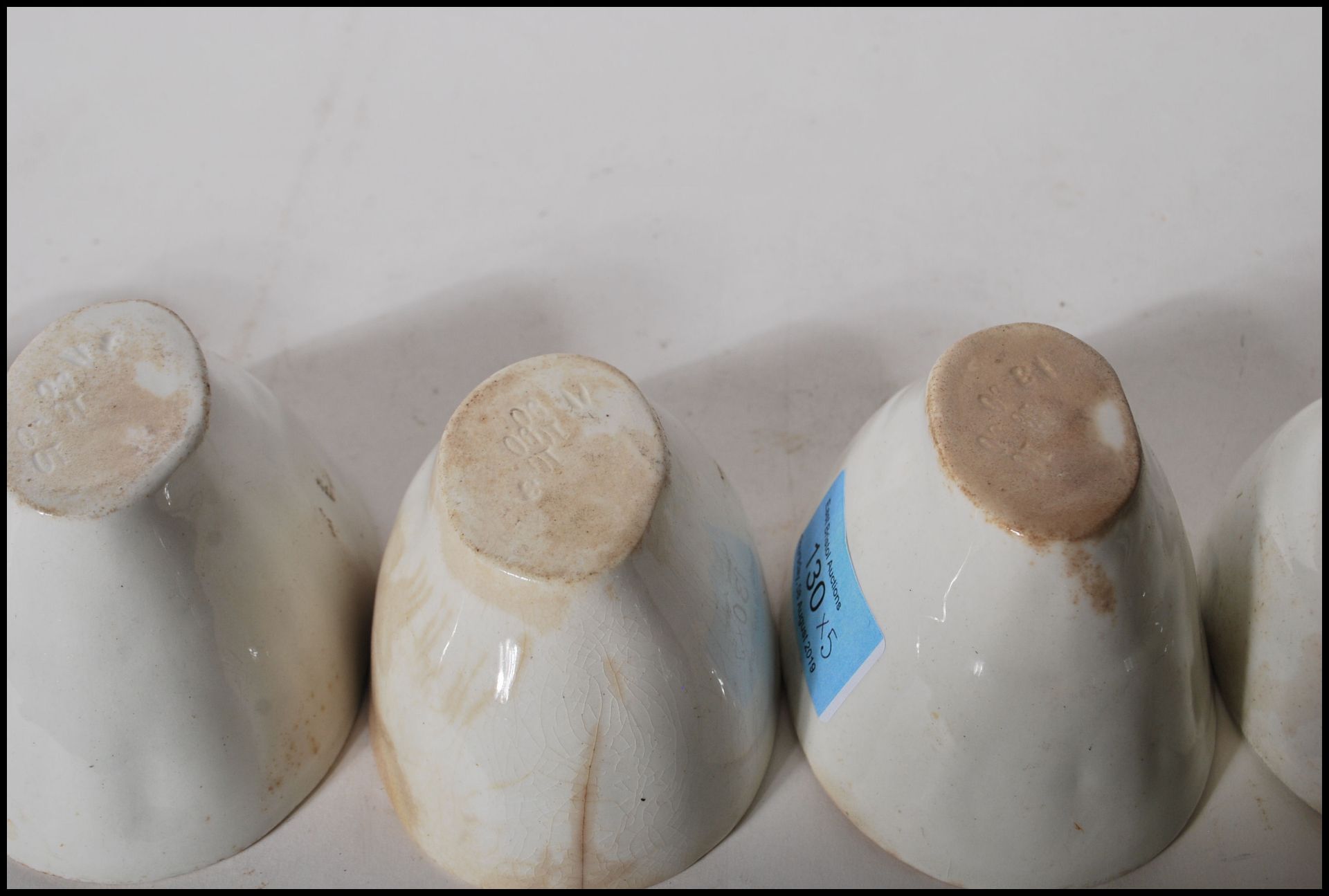 A group of five 19th Century ceramic miniature jelly moulds three having fruit designs to the tops - Bild 10 aus 11